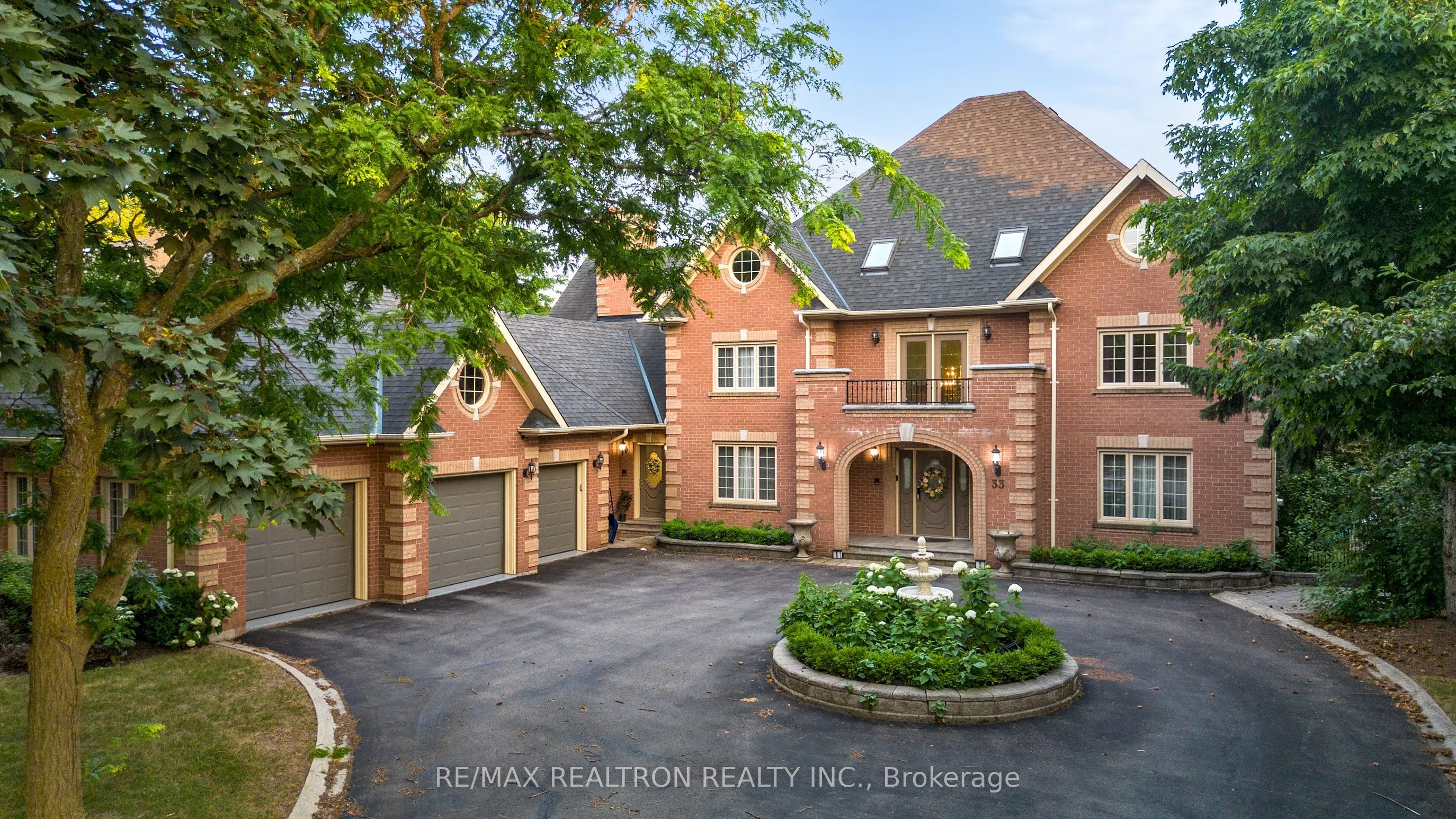 33 Oatlands Crescent
