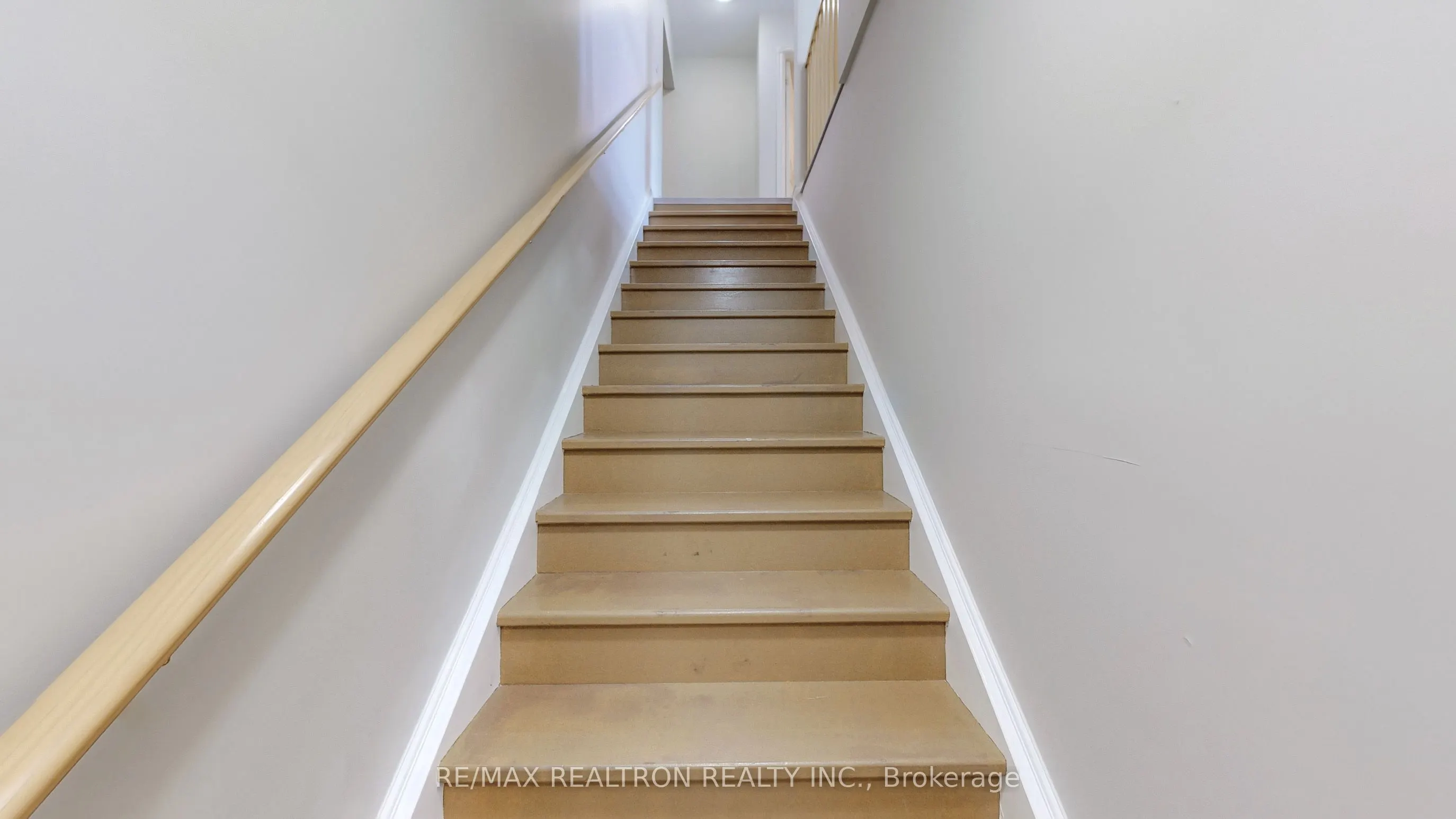 33 Oatlands Crescent