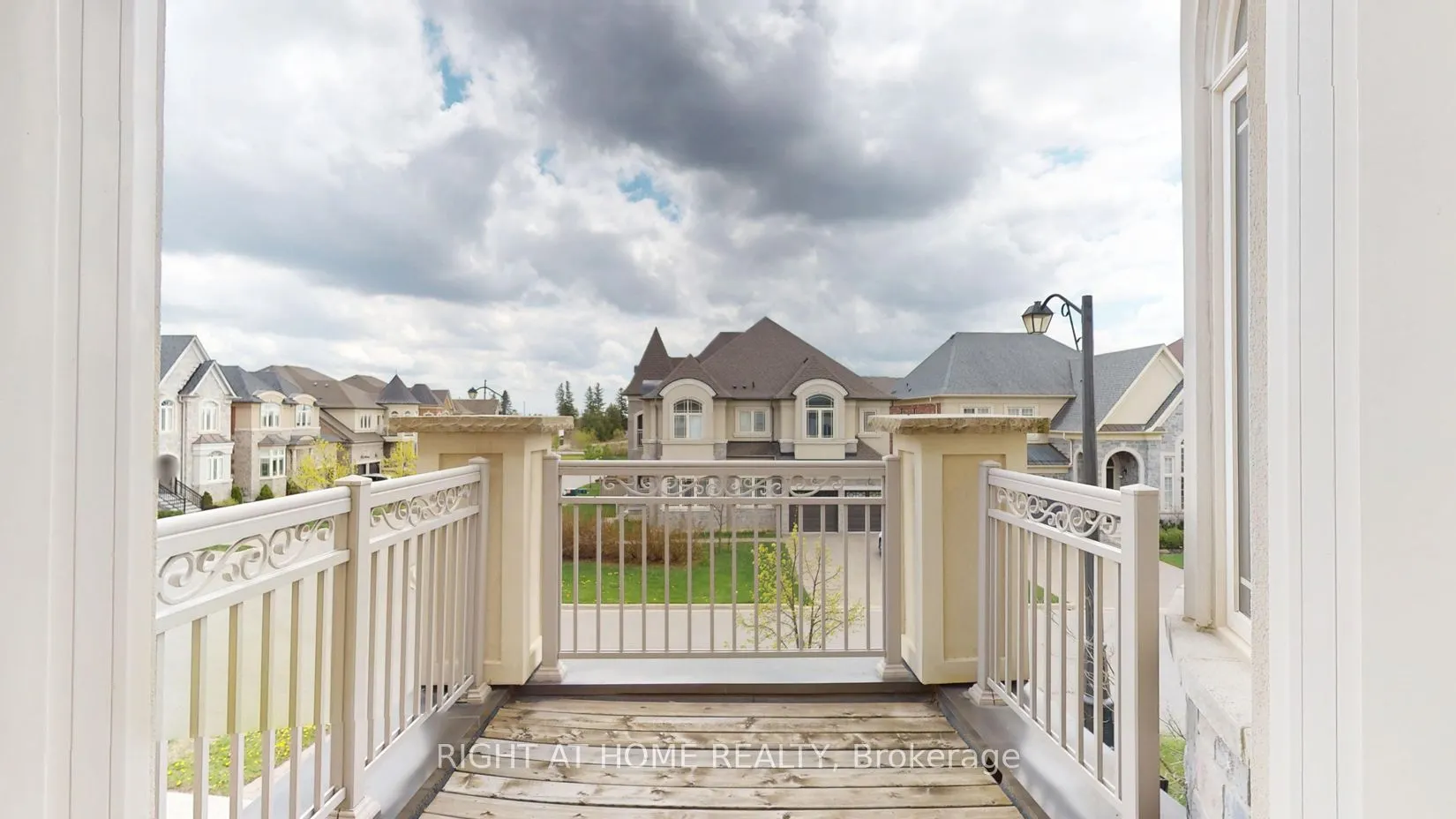 60 Chesney Crescent