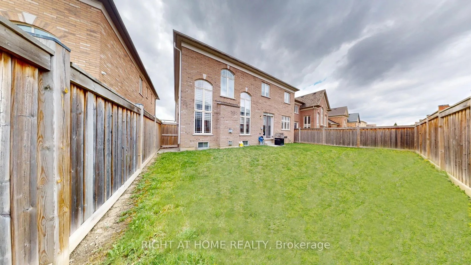 60 Chesney Crescent