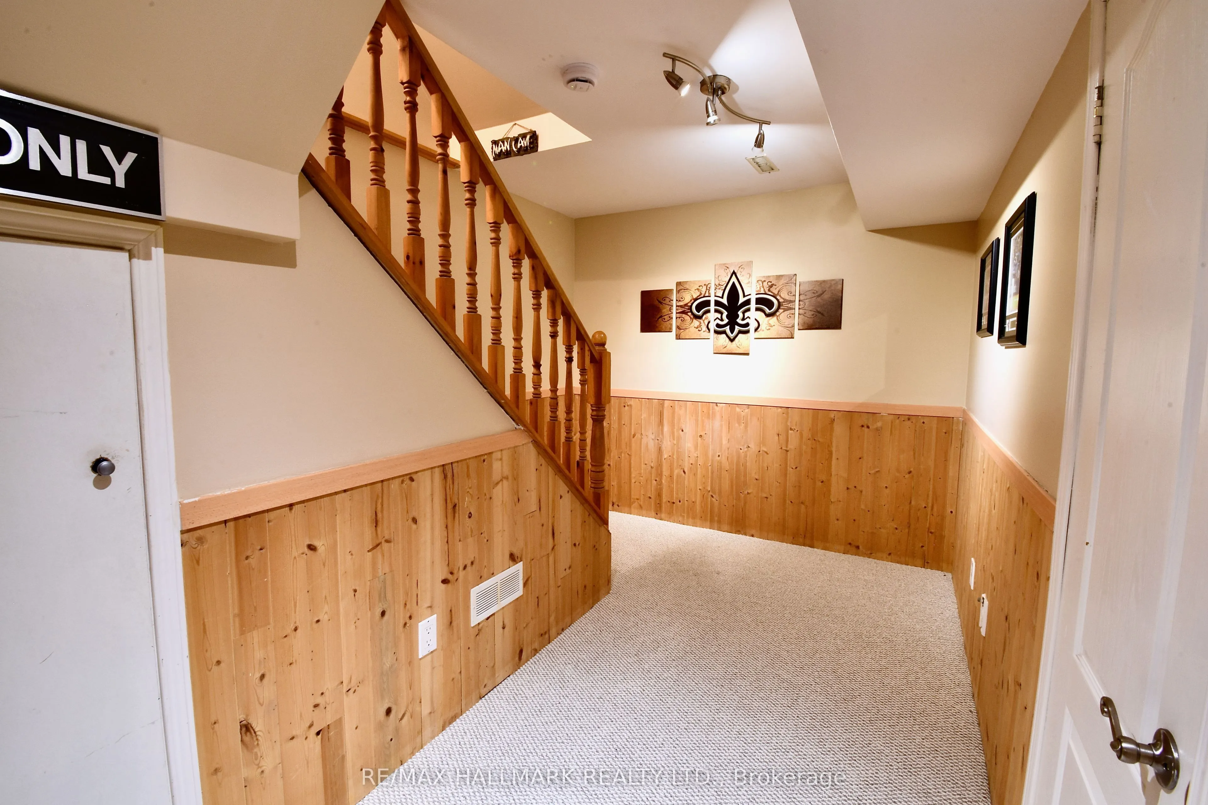 24 Glenora Place