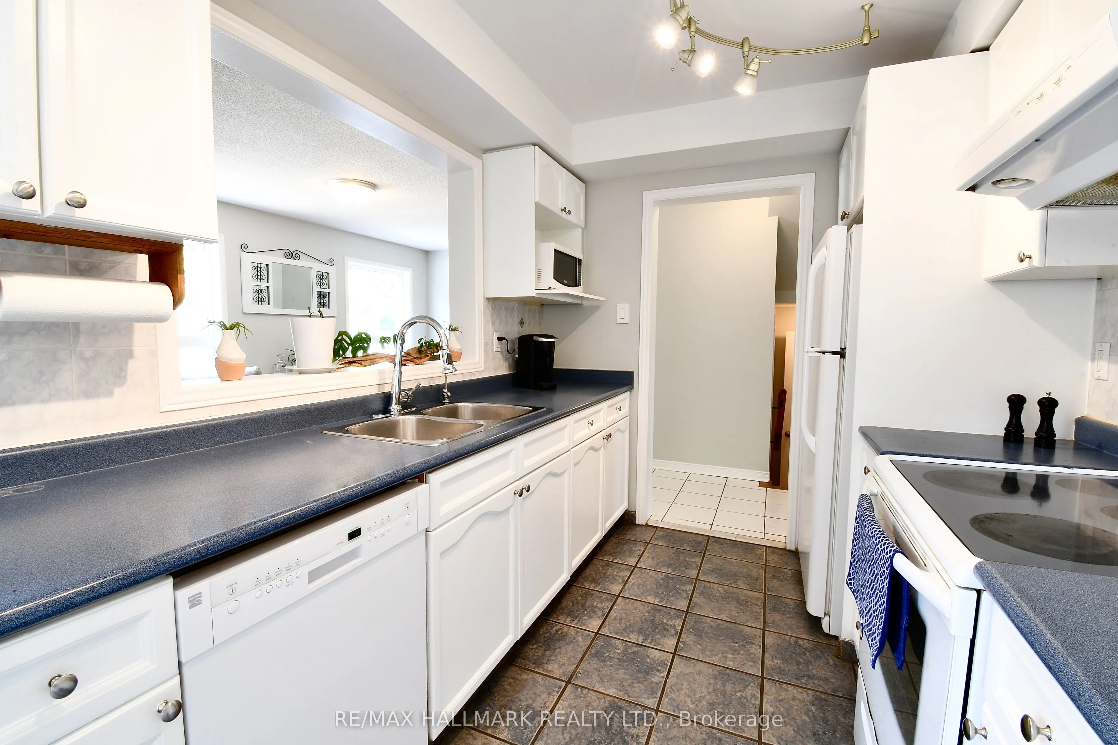 24 Glenora Place