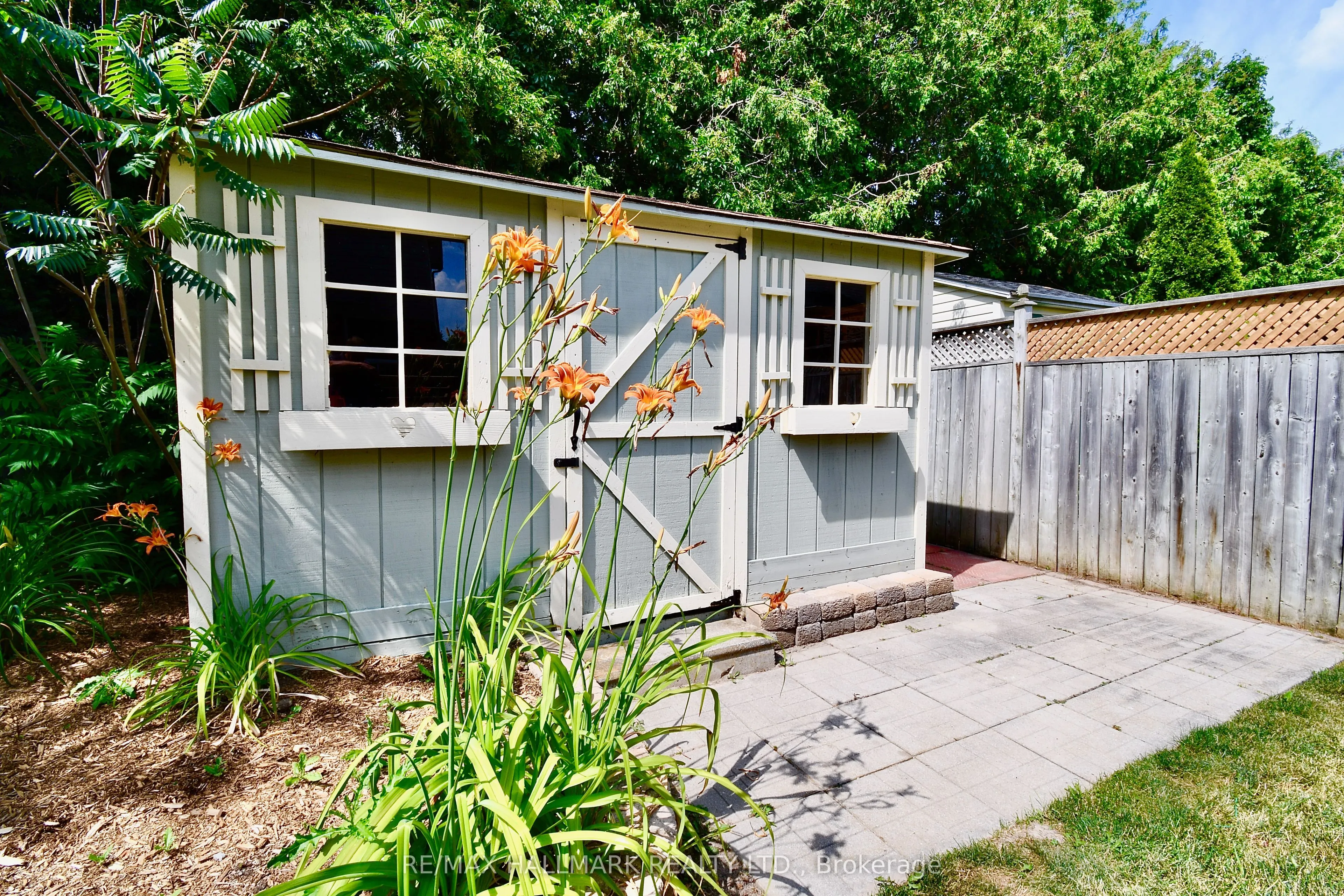 24 Glenora Place