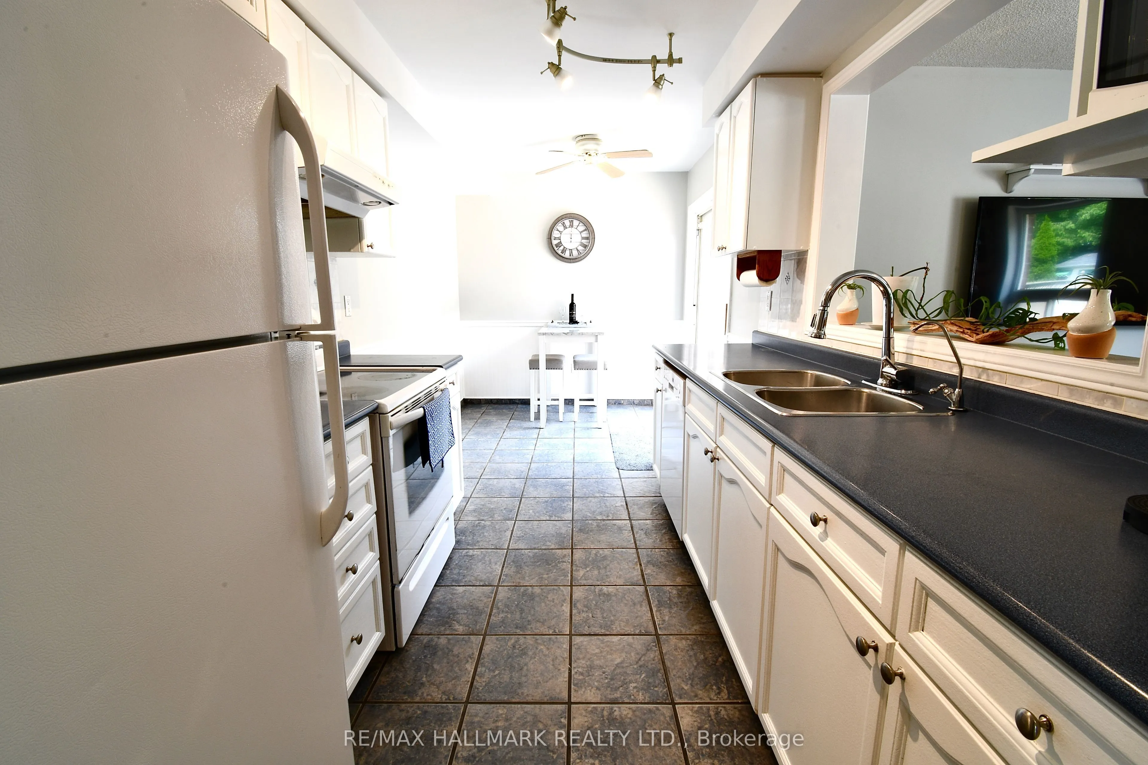 24 Glenora Place