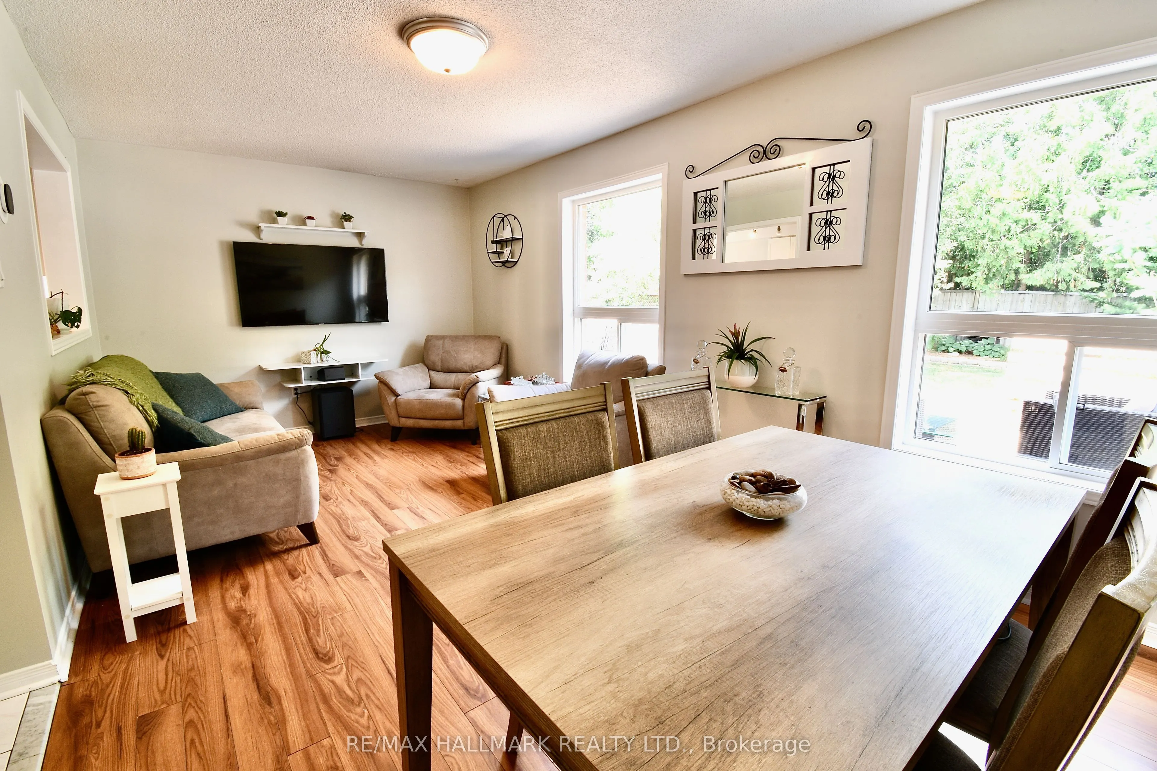 24 Glenora Place