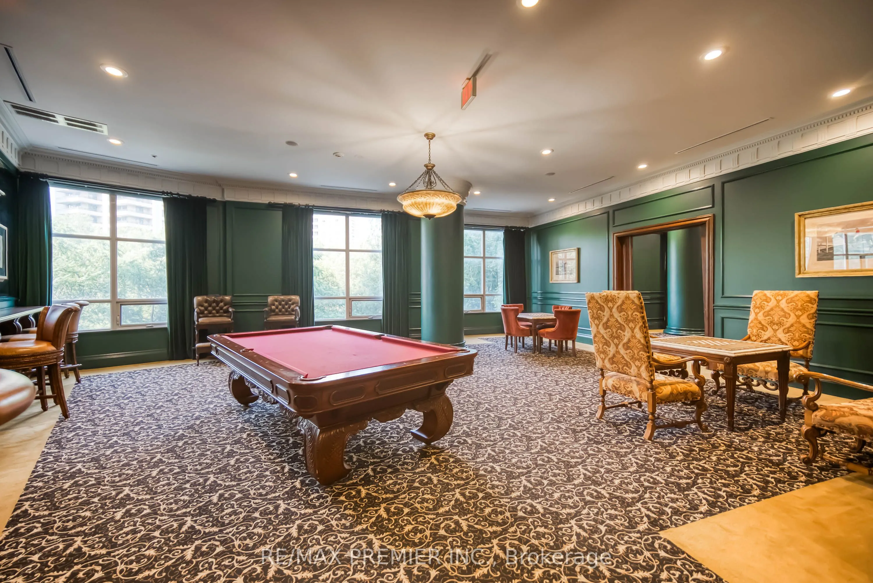 9225 Jane Street, #614