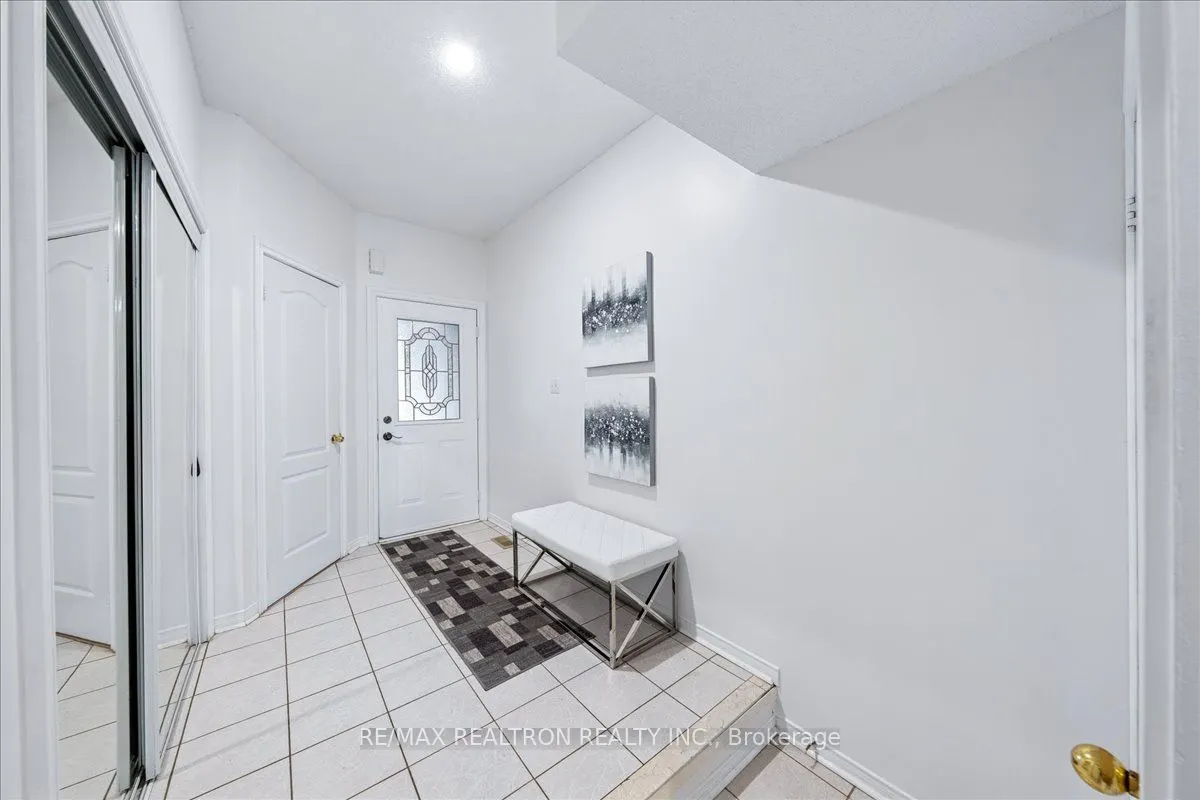 63 Carousel Crescent