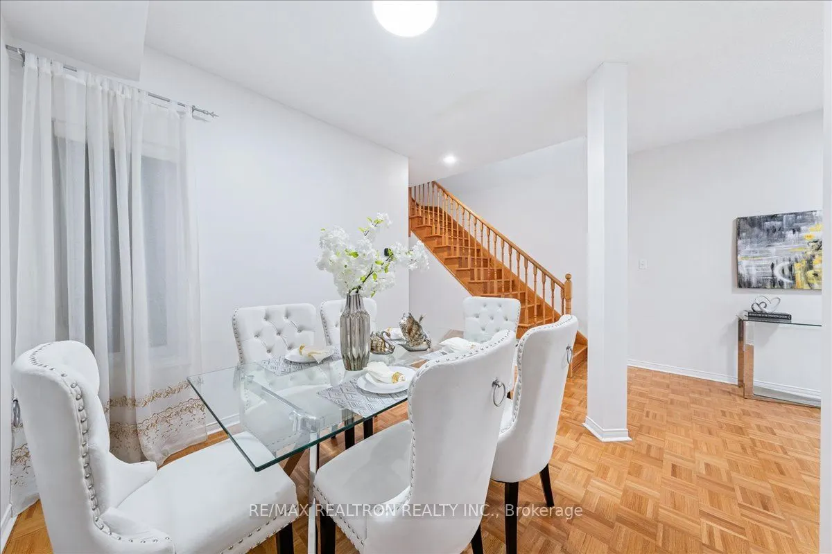 63 Carousel Crescent
