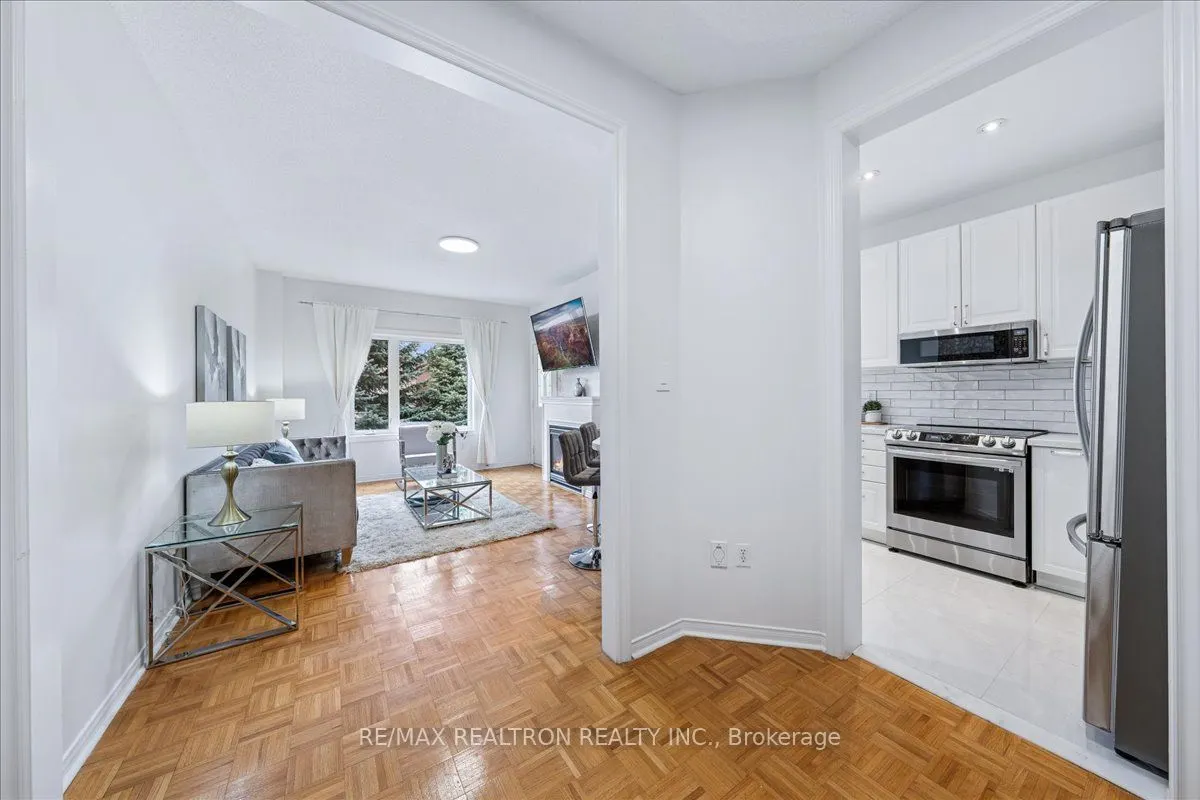 63 Carousel Crescent