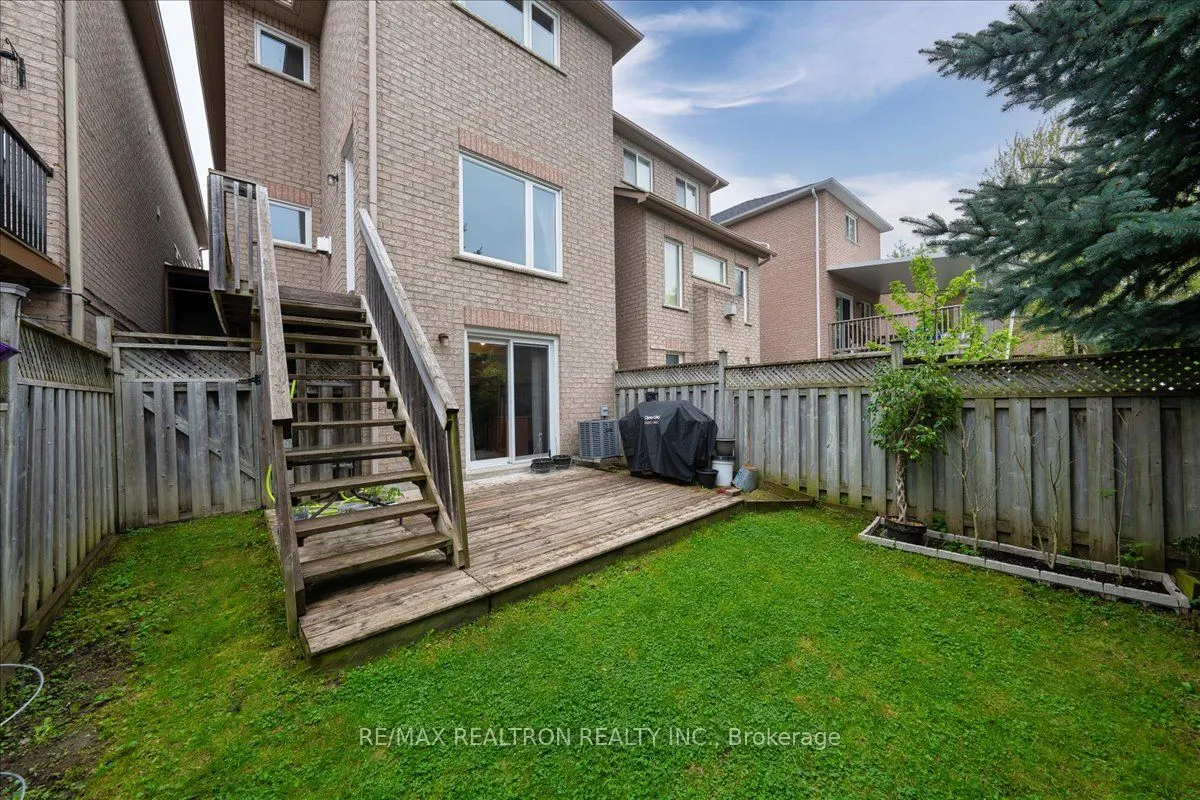 63 Carousel Crescent