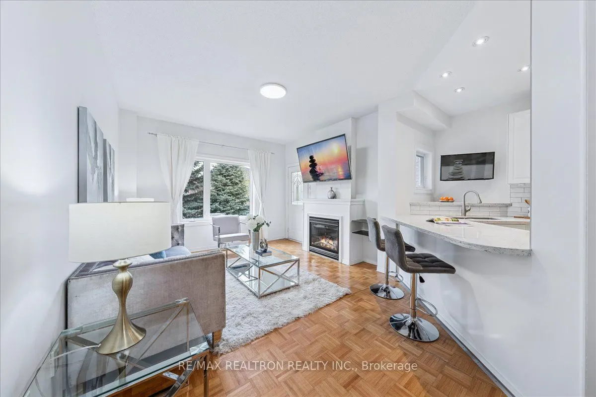 63 Carousel Crescent