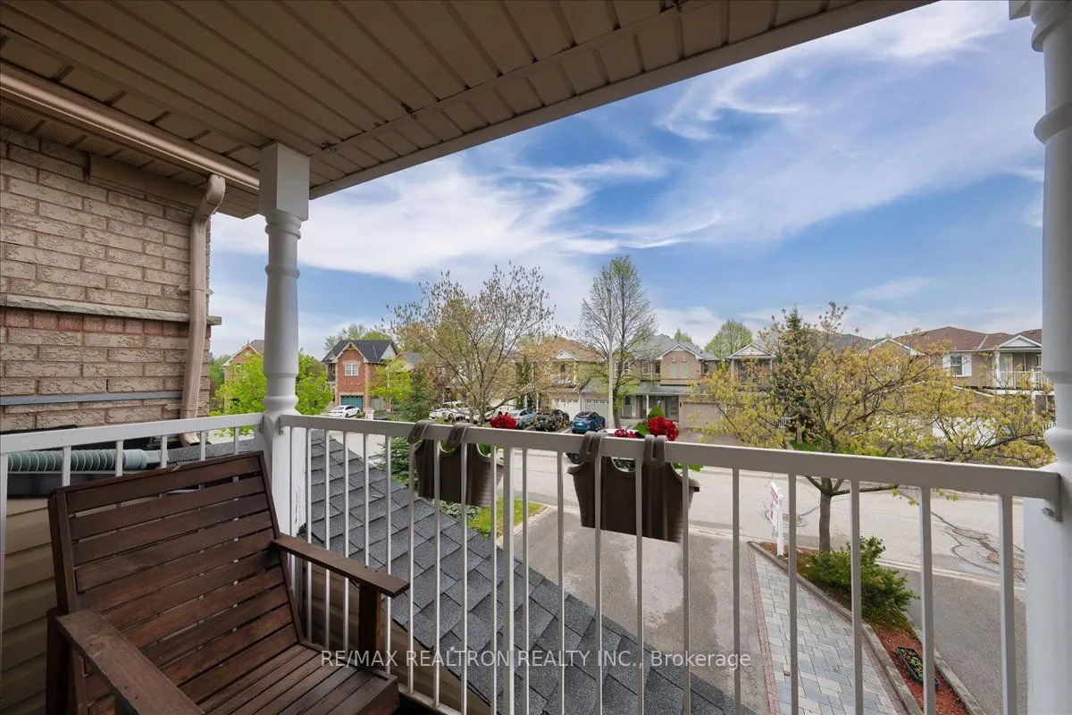 63 Carousel Crescent