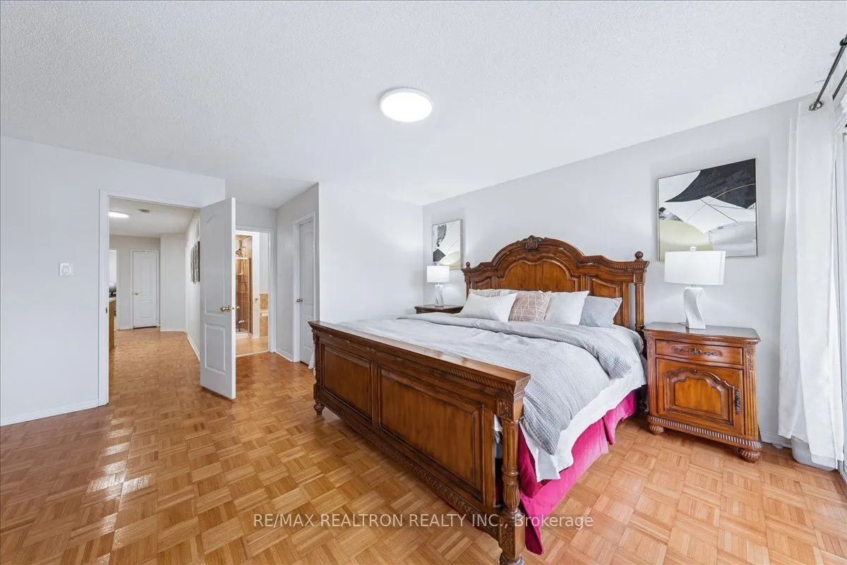 63 Carousel Crescent