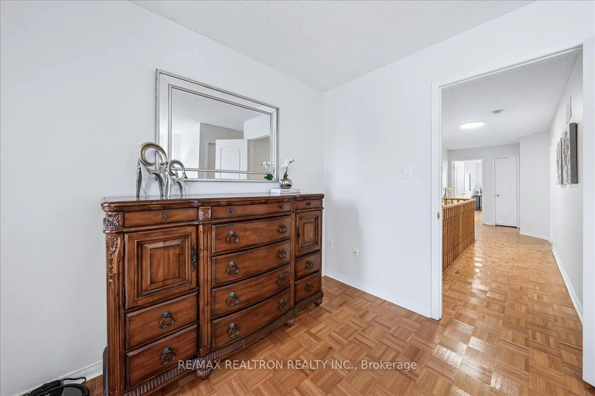 63 Carousel Crescent