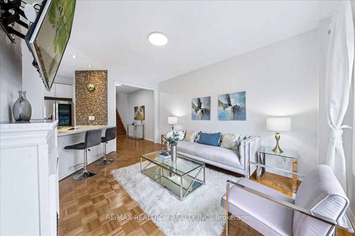 63 Carousel Crescent