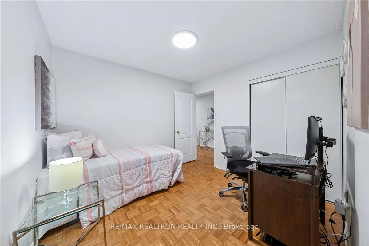 63 Carousel Crescent