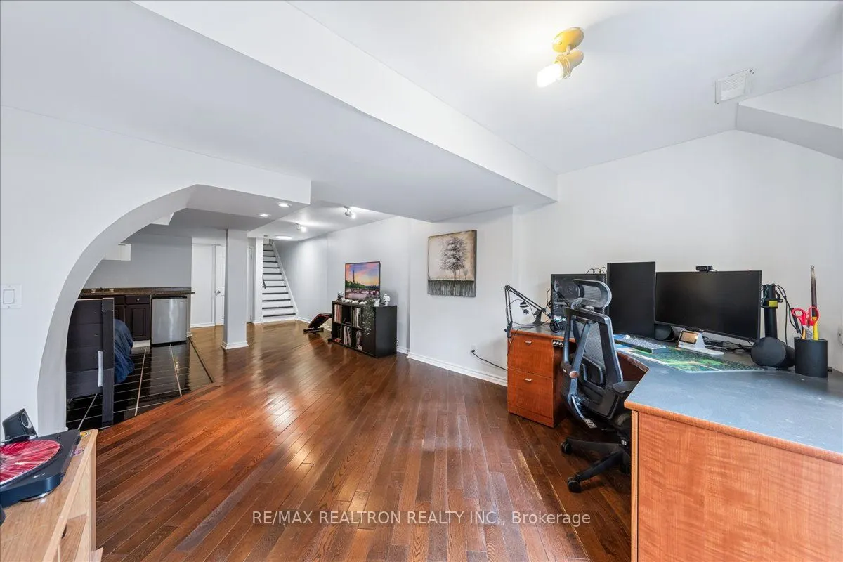 63 Carousel Crescent
