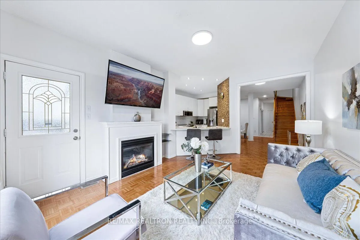 63 Carousel Crescent