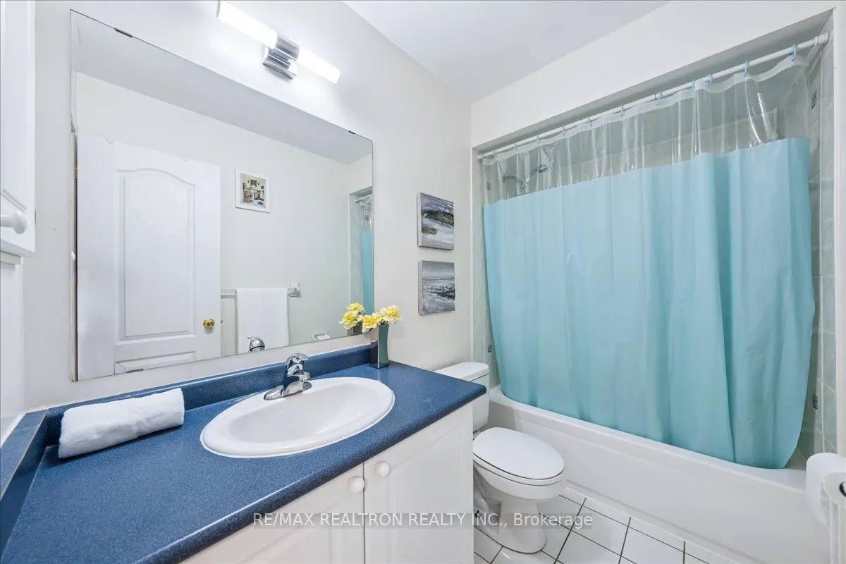 63 Carousel Crescent