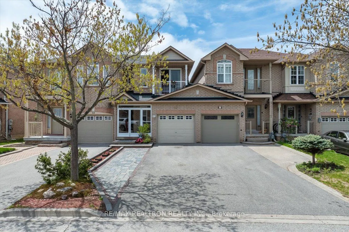 63 Carousel Crescent