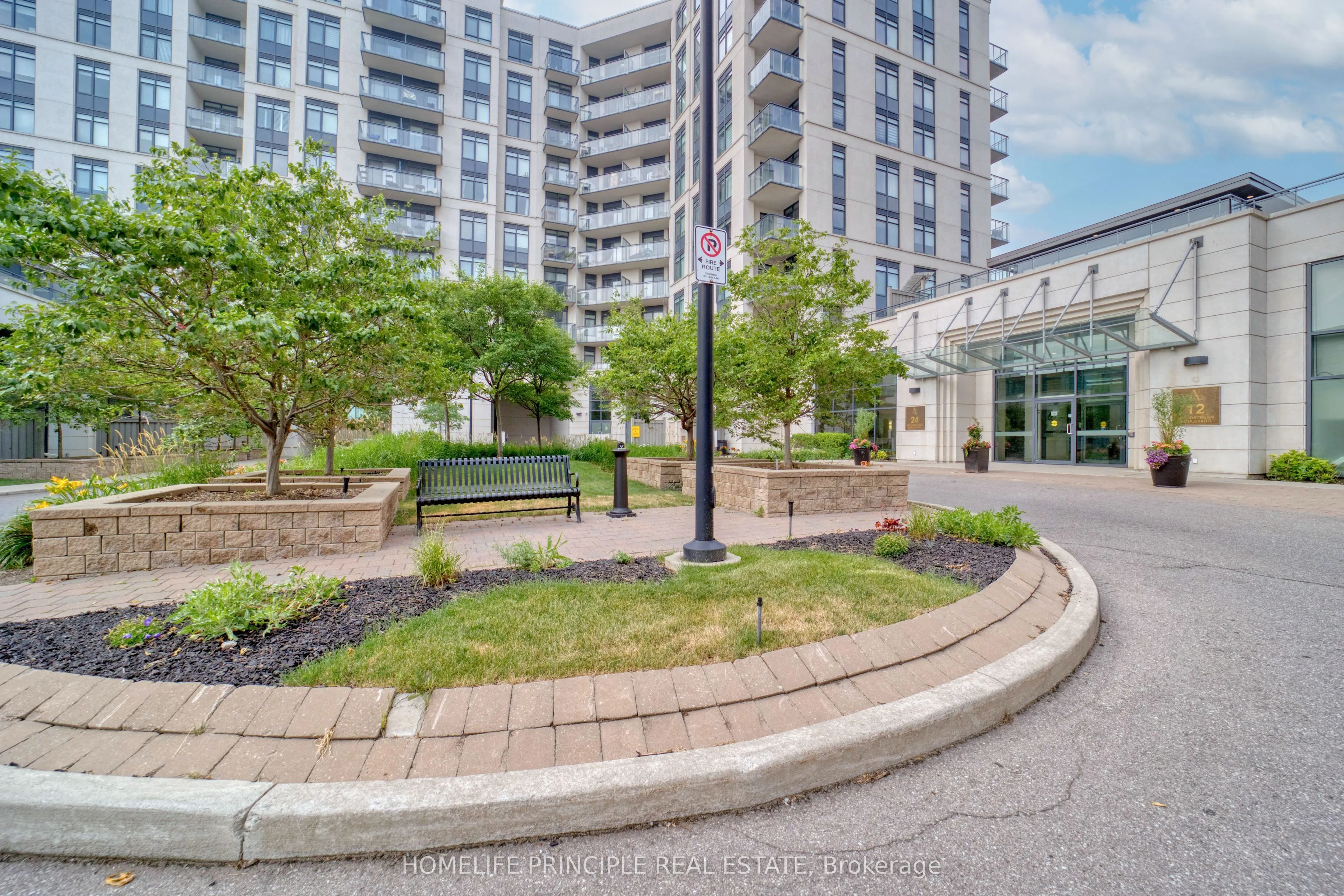 12 Woodstream Boulevard, #712