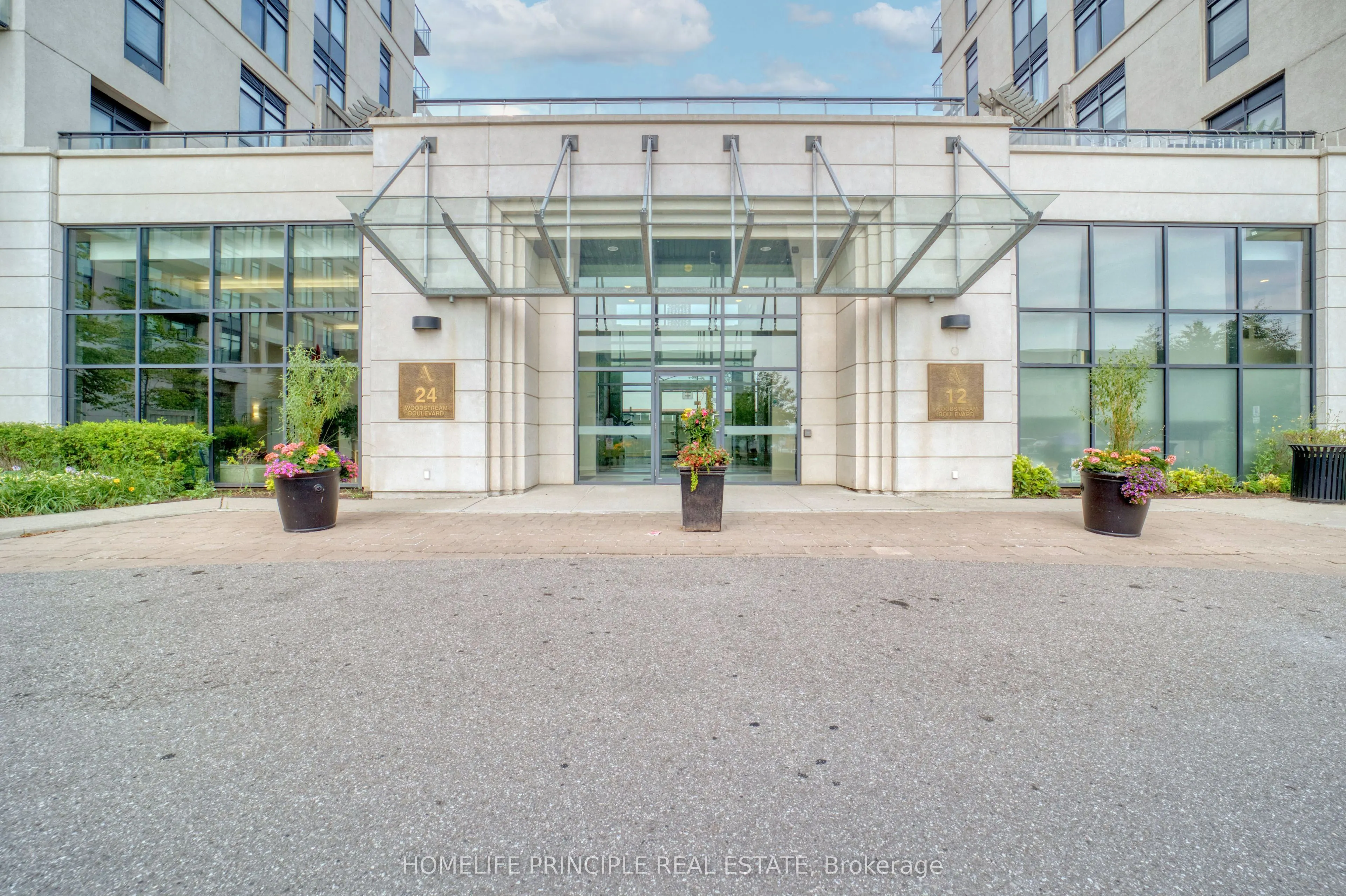 12 Woodstream Boulevard, #712