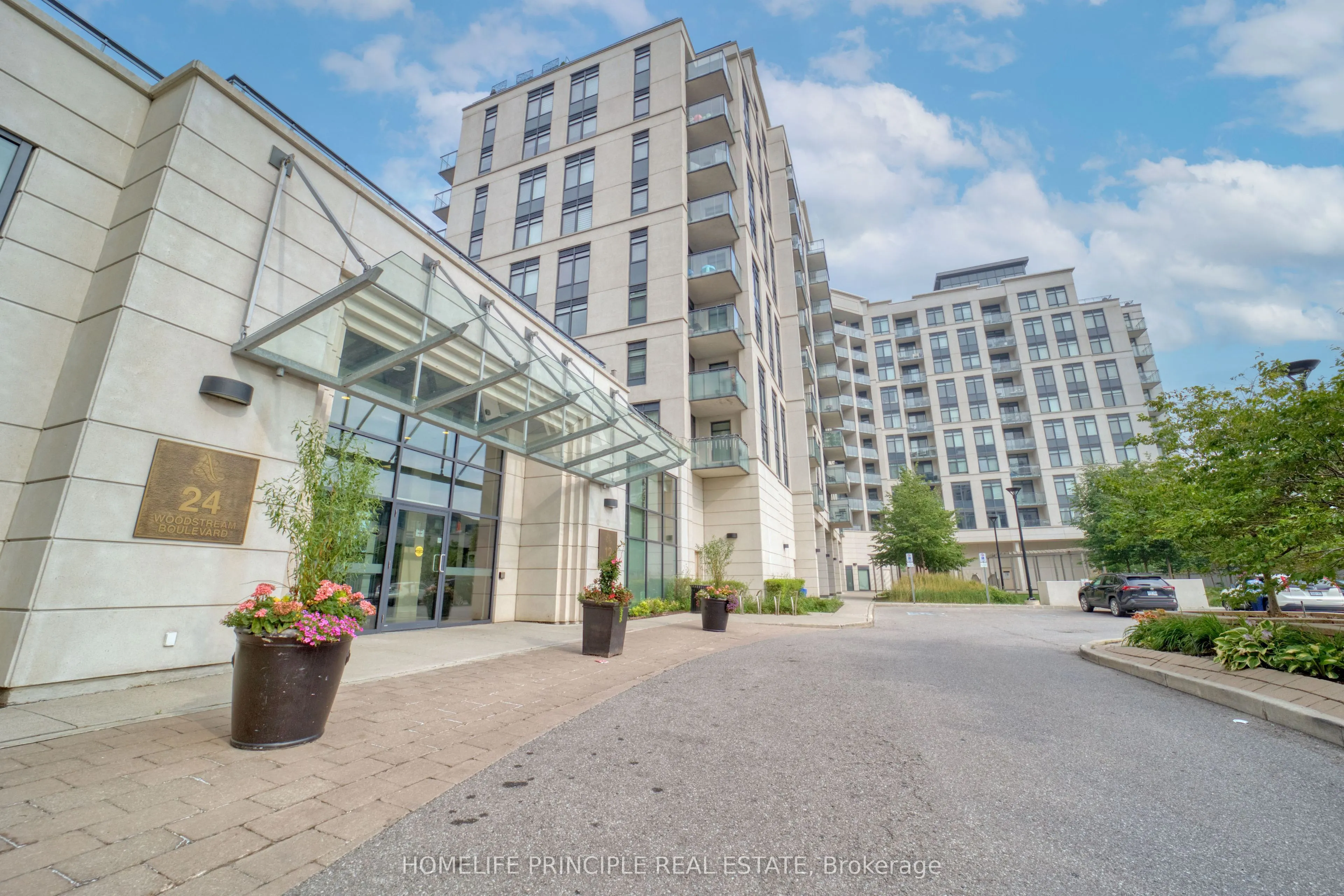 12 Woodstream Boulevard, #712