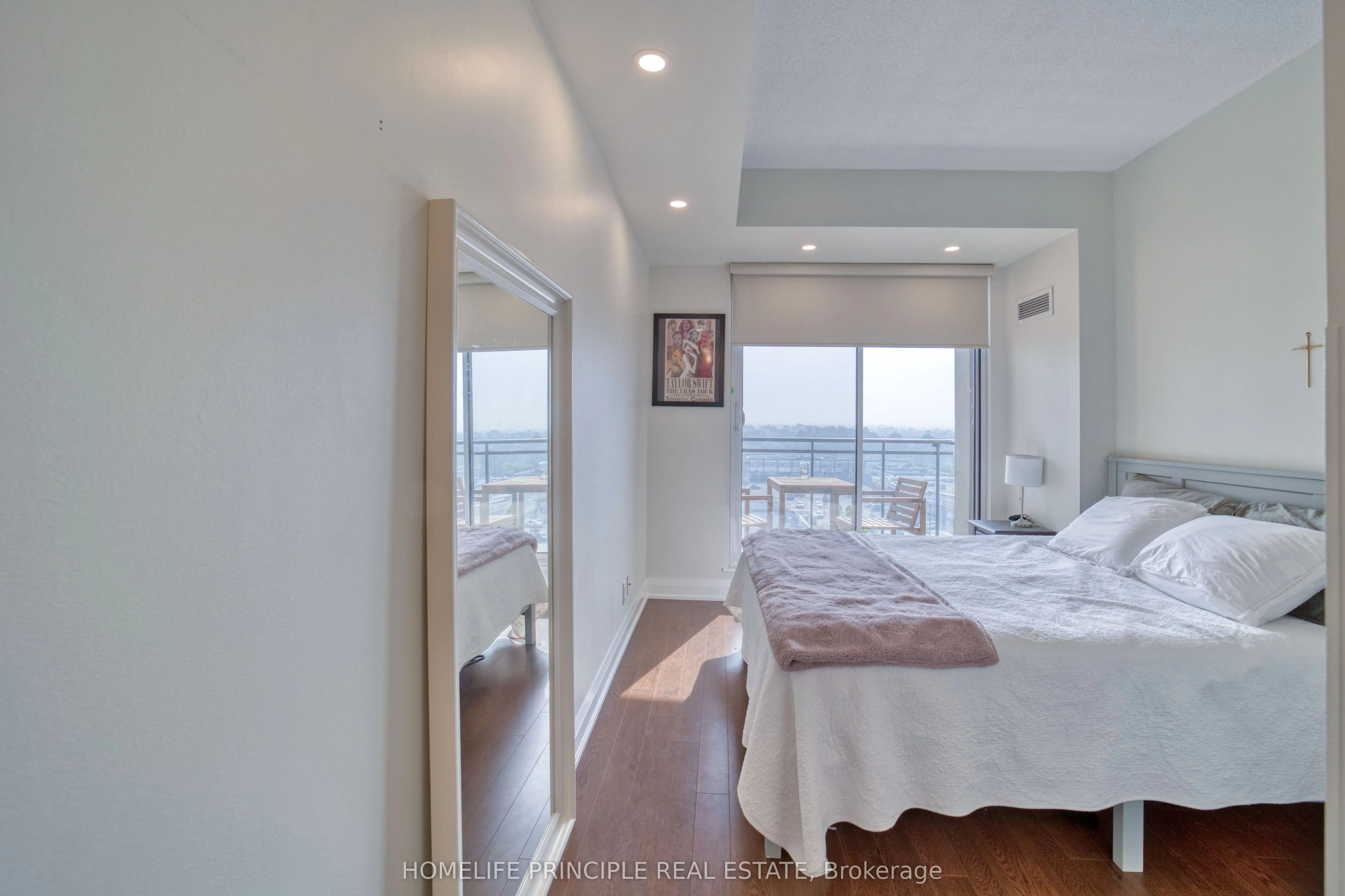 12 Woodstream Boulevard, #712