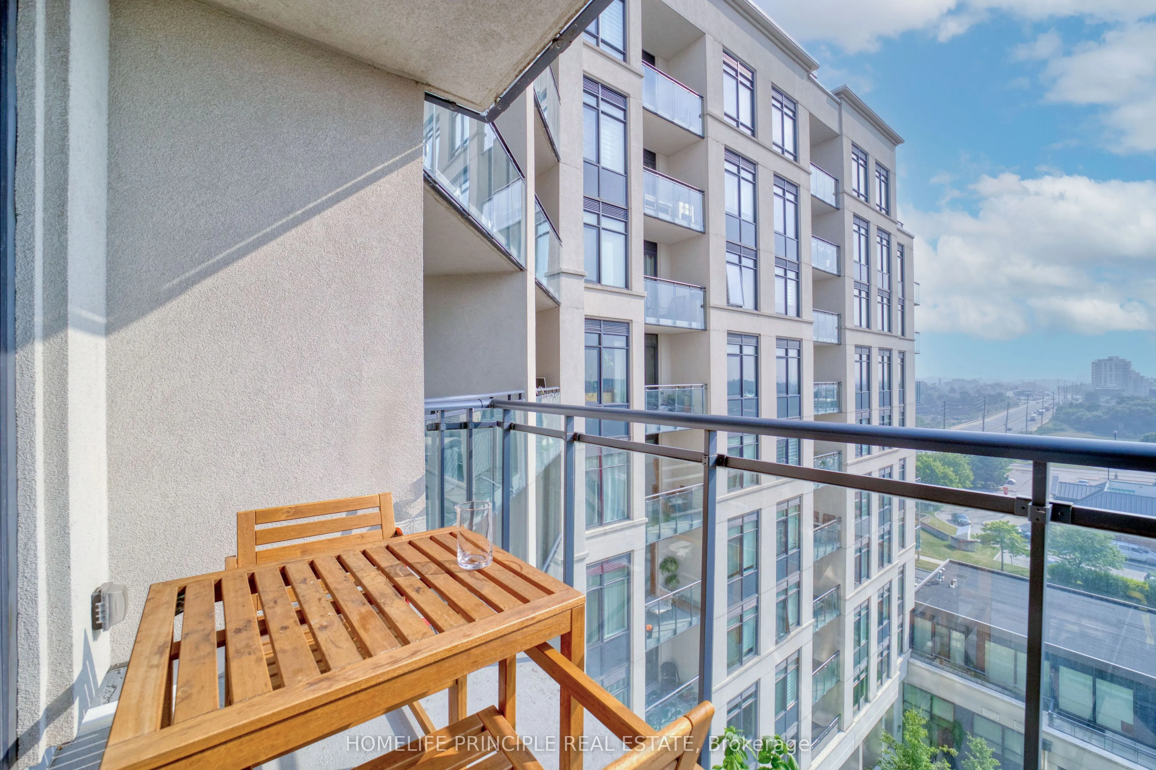 12 Woodstream Boulevard, #712