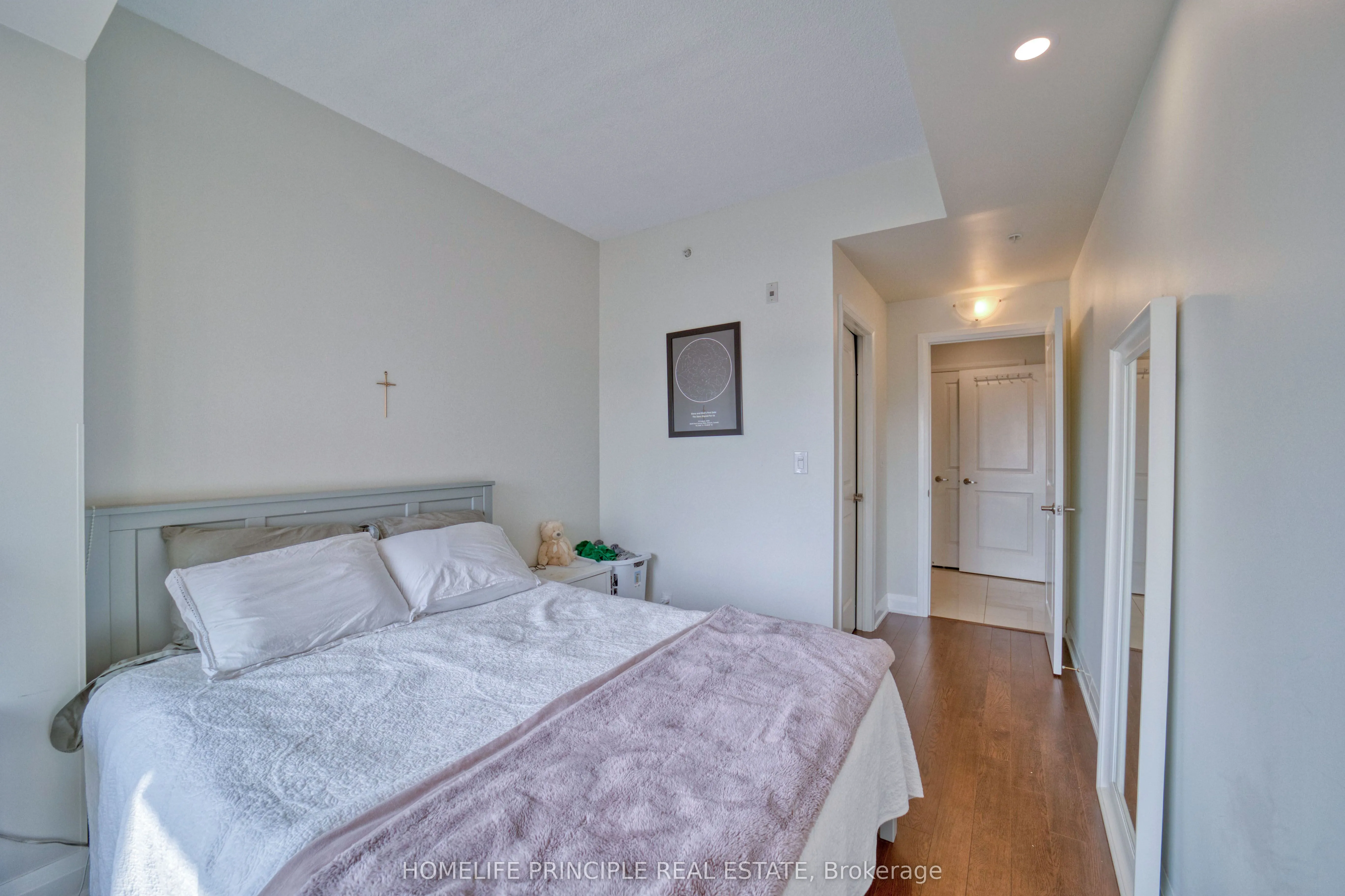 12 Woodstream Boulevard, #712