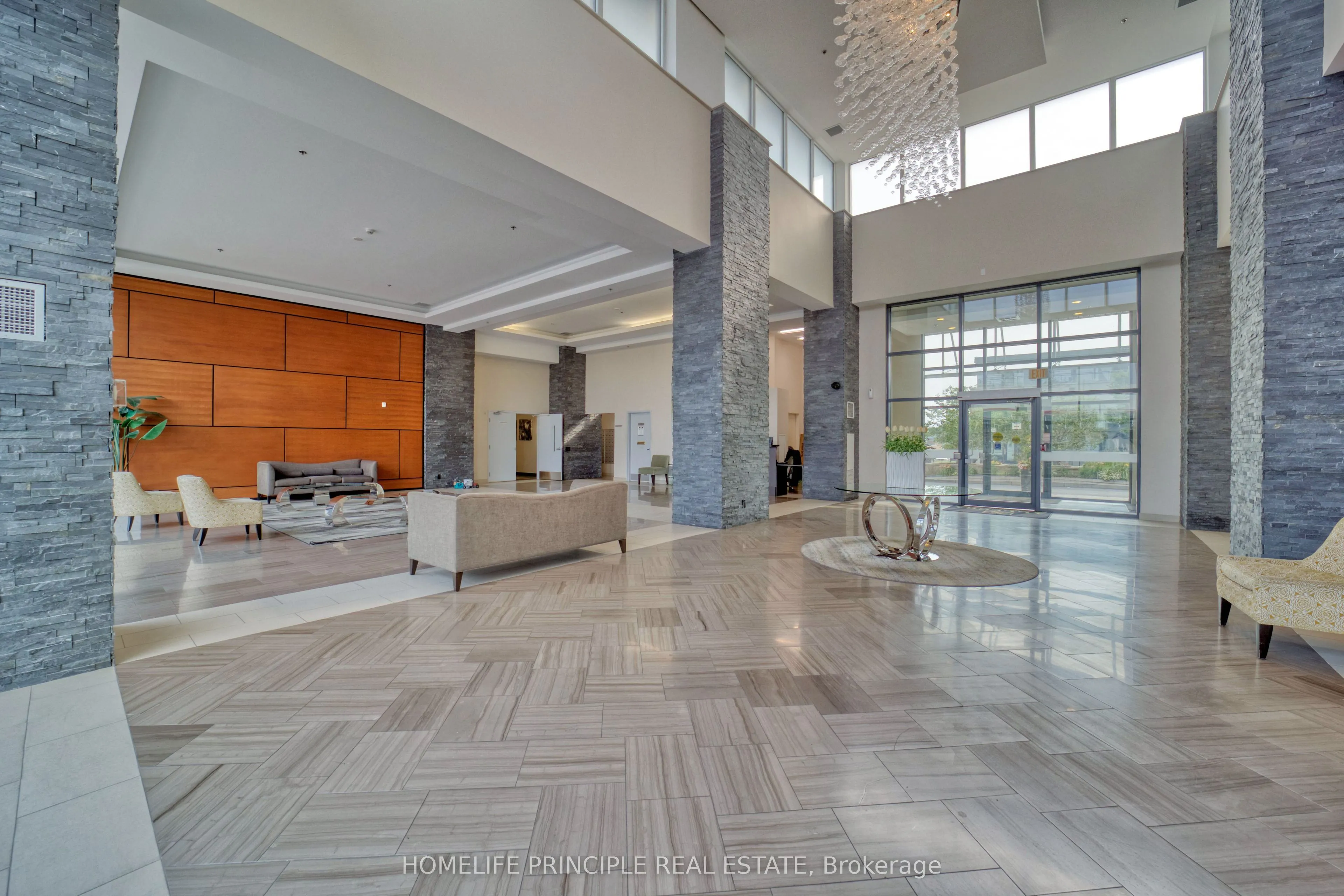 12 Woodstream Boulevard, #712