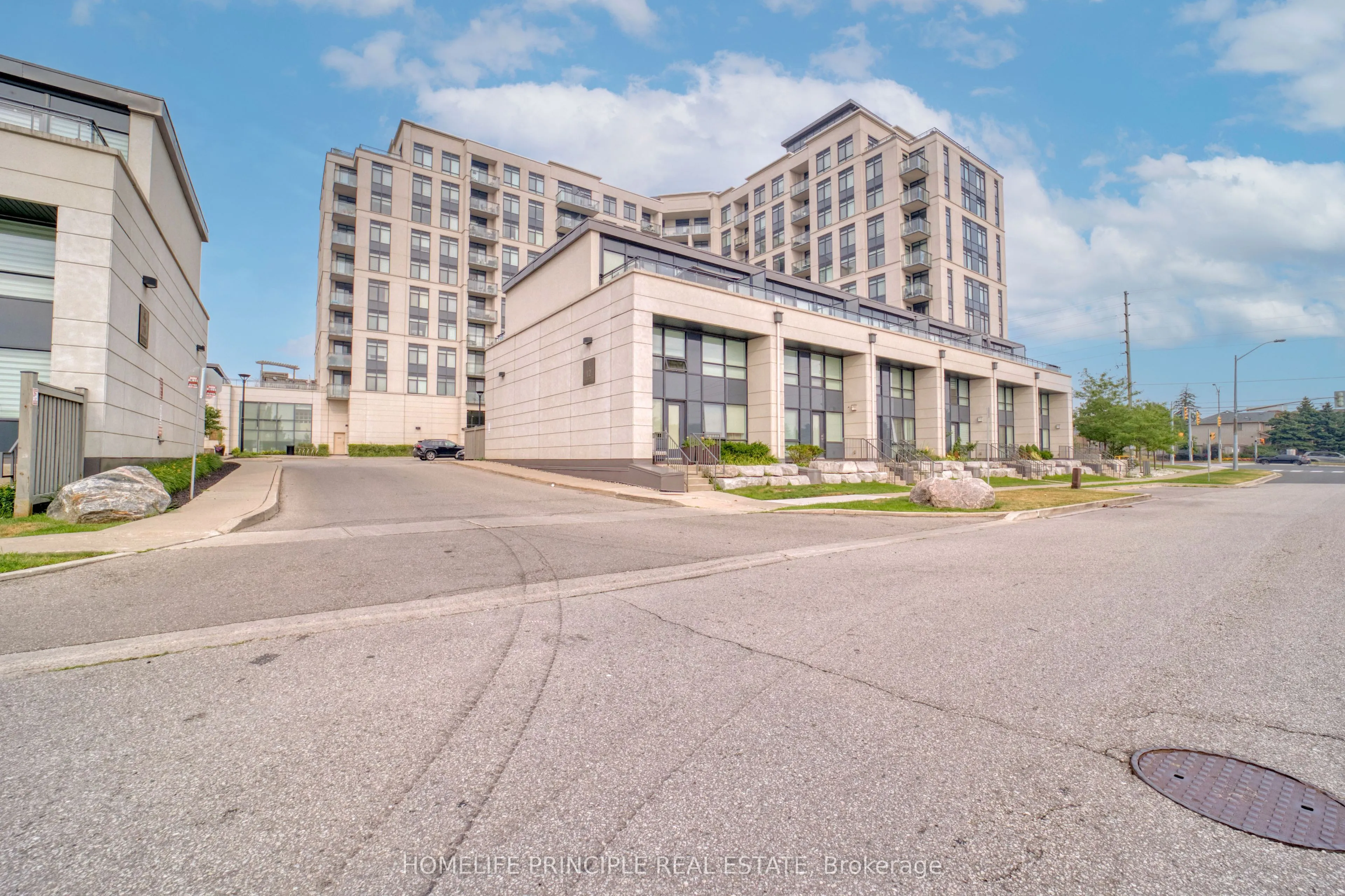 12 Woodstream Boulevard, #712