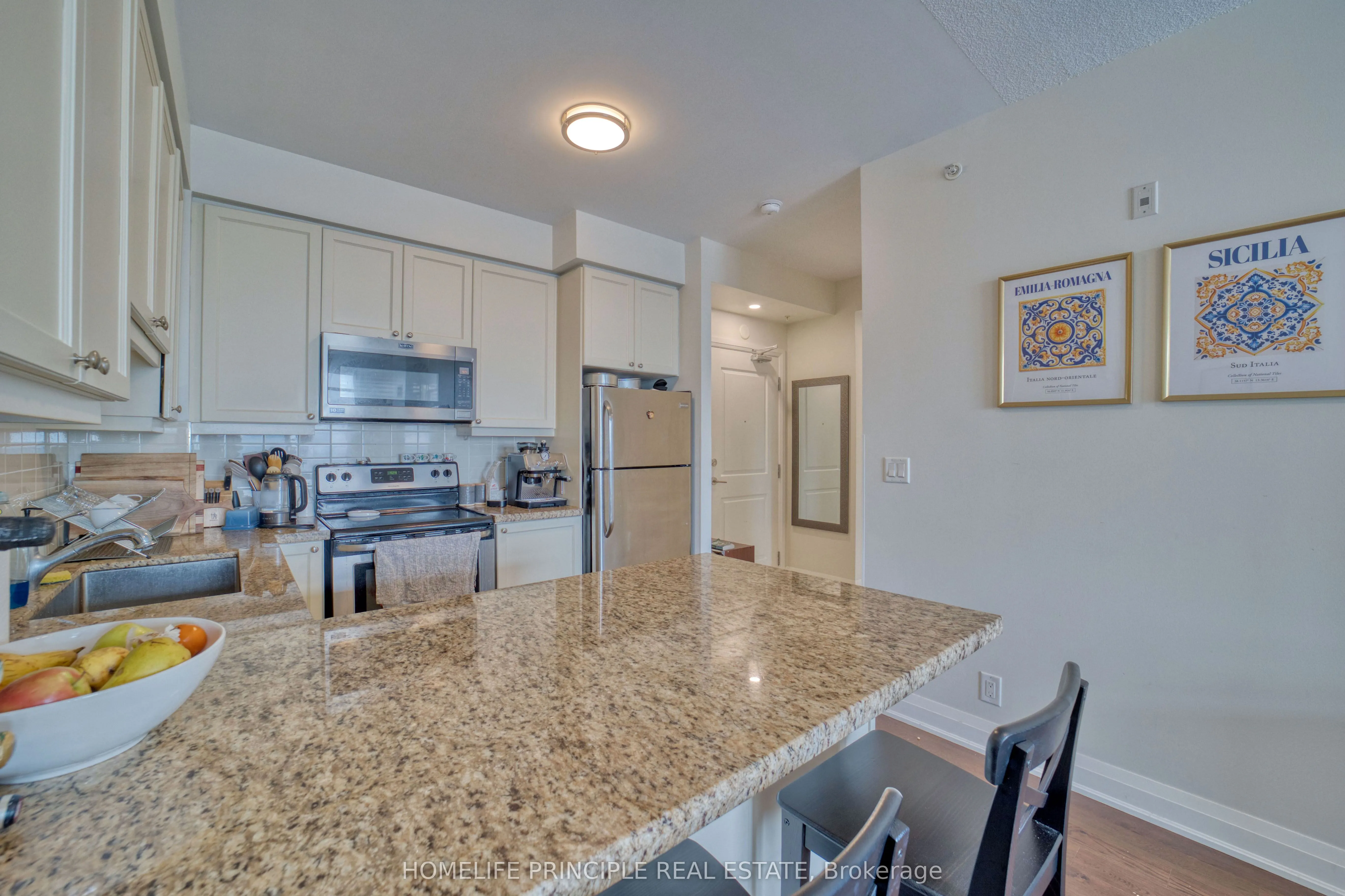 12 Woodstream Boulevard, #712