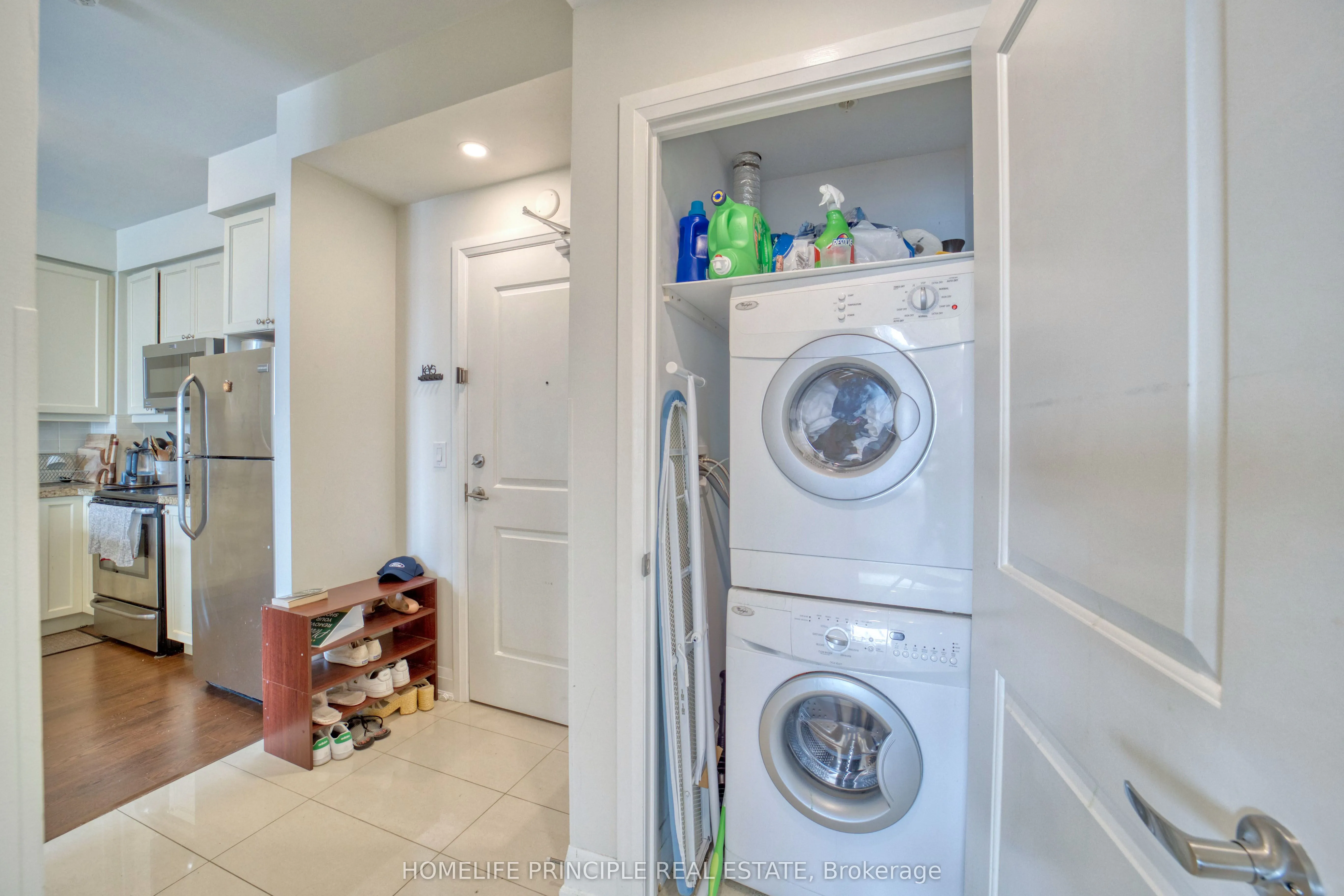 12 Woodstream Boulevard, #712