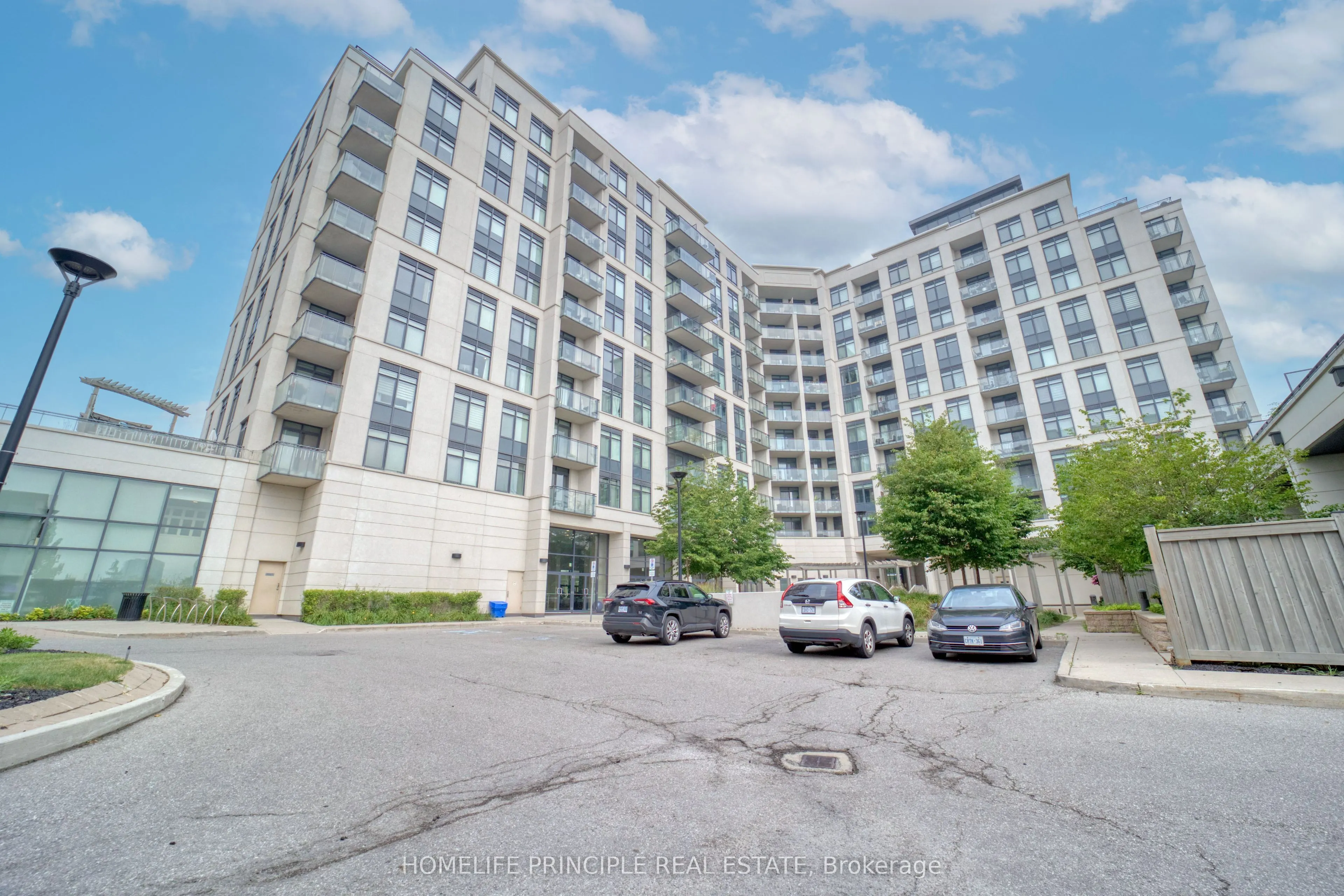 12 Woodstream Boulevard, #712