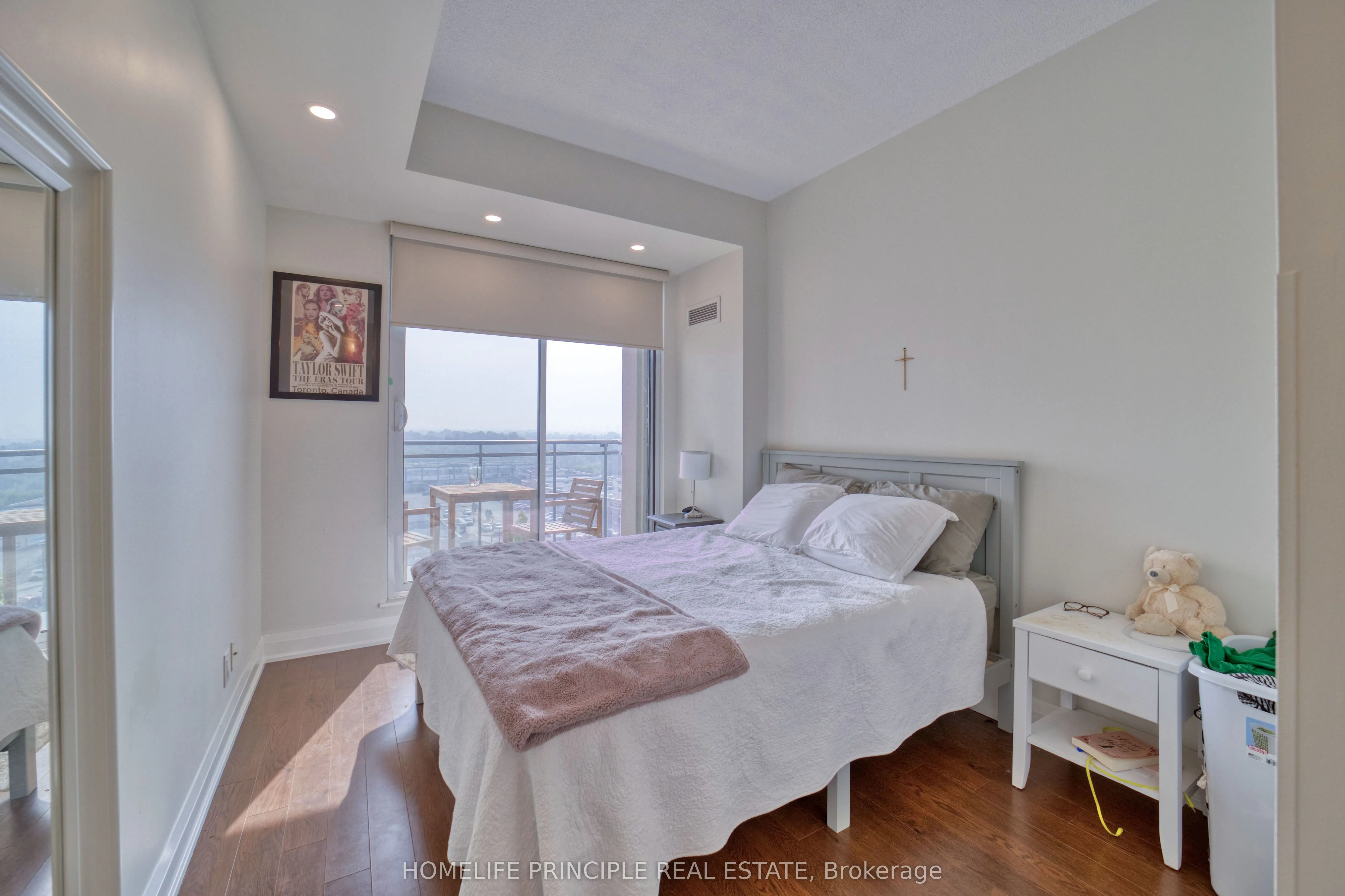 12 Woodstream Boulevard, #712