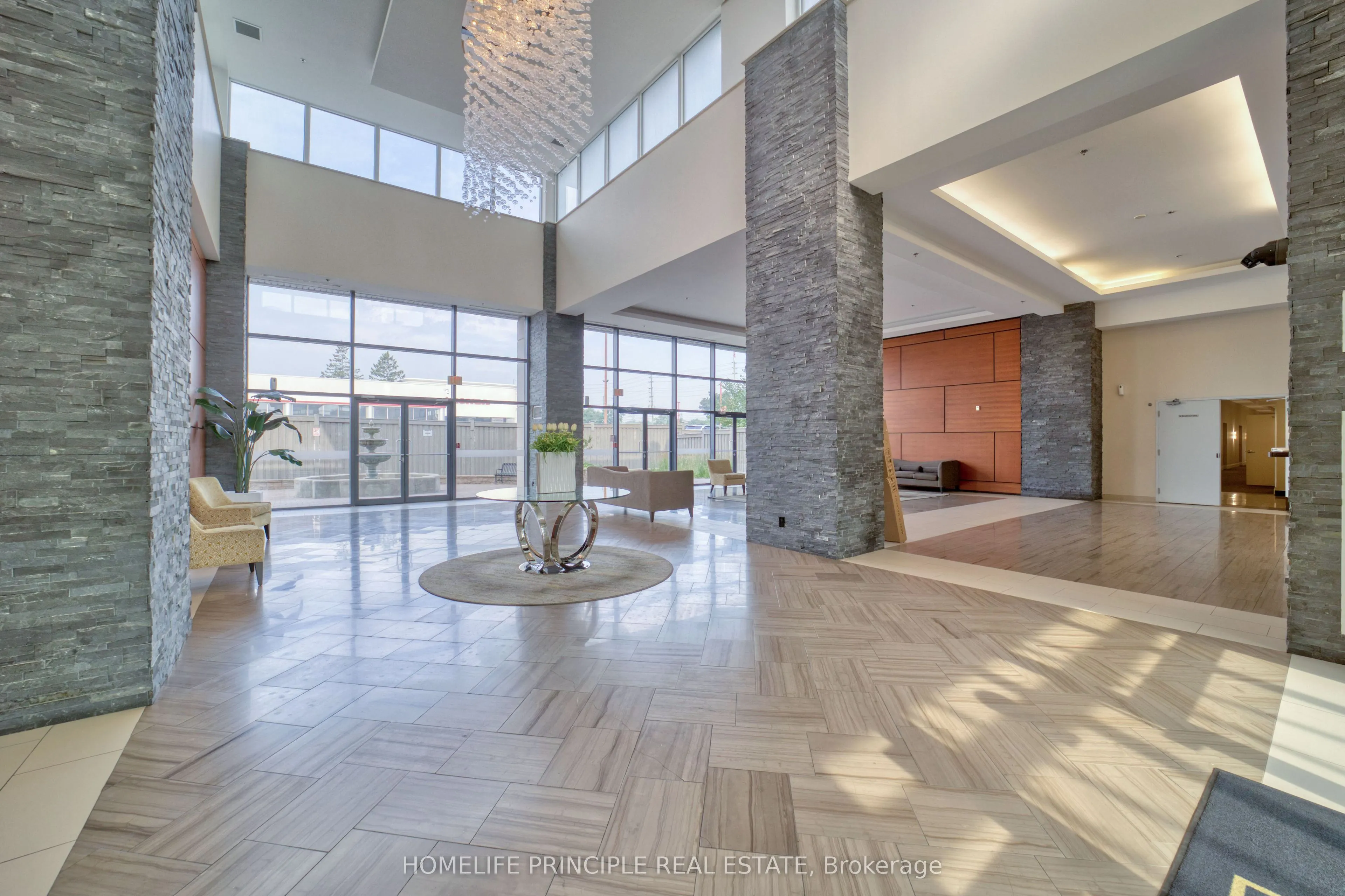 12 Woodstream Boulevard, #712