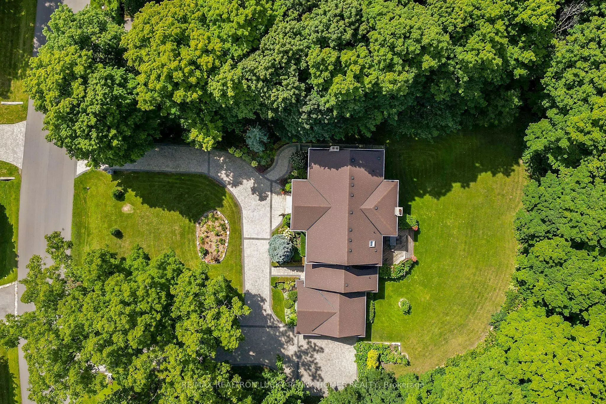 10 Walnut Glen Place