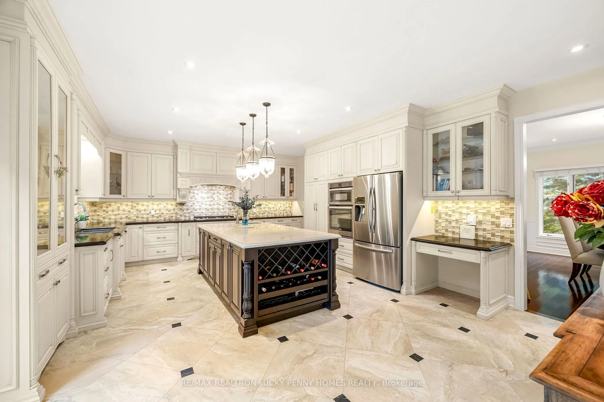 10 Walnut Glen Place