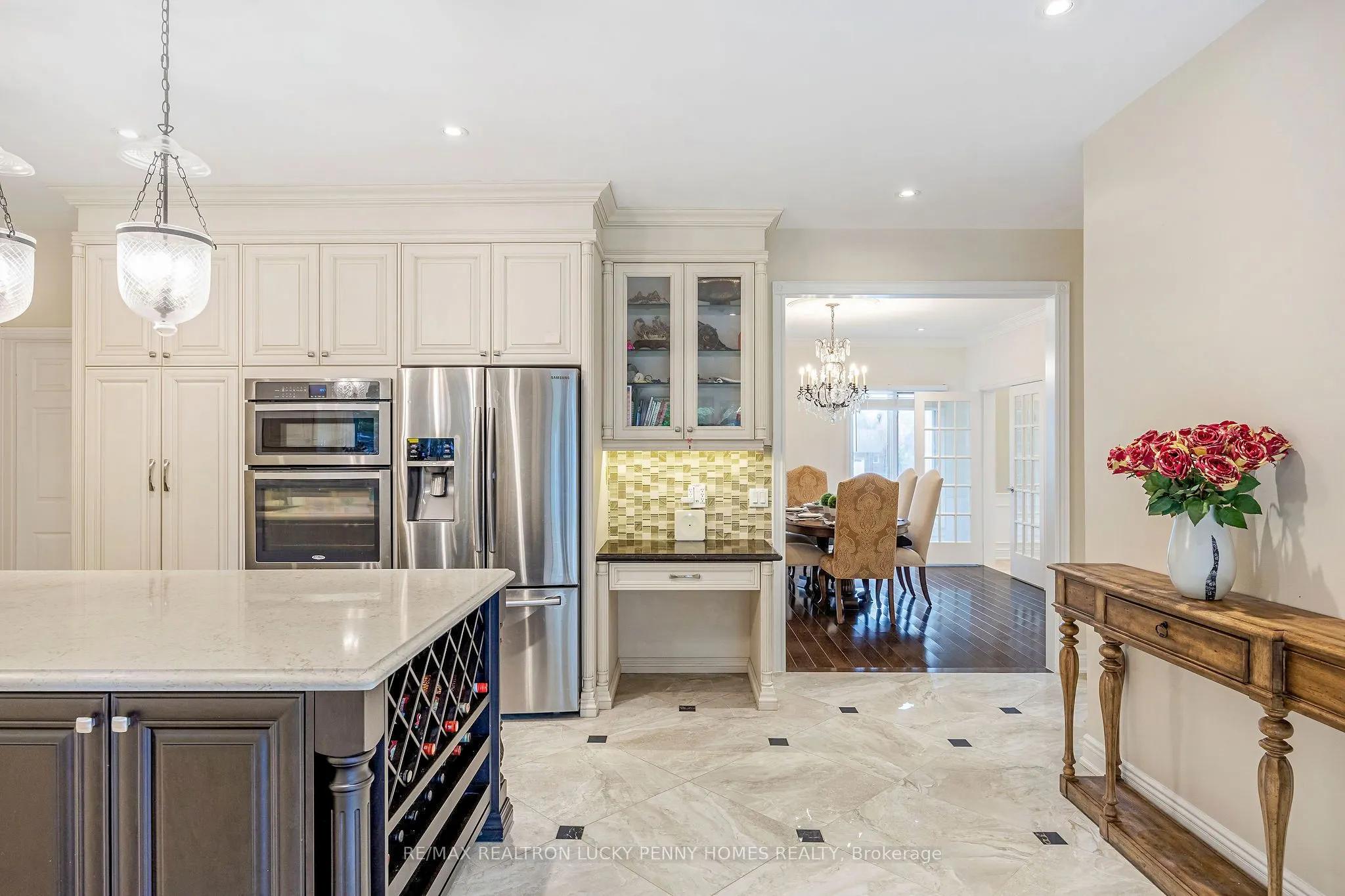 10 Walnut Glen Place