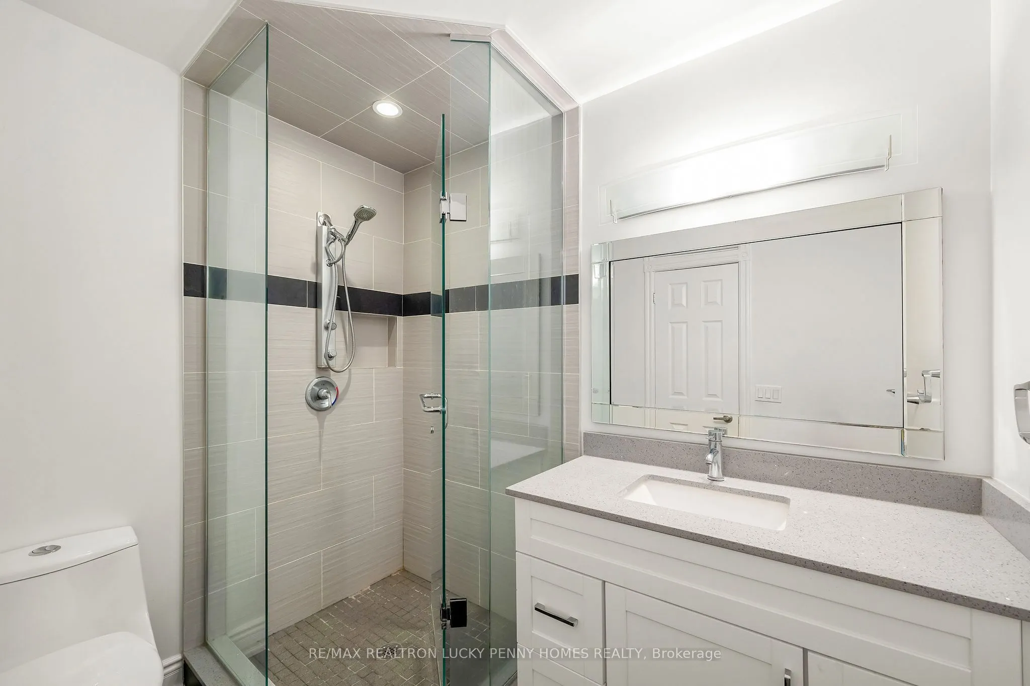 10 Walnut Glen Place
