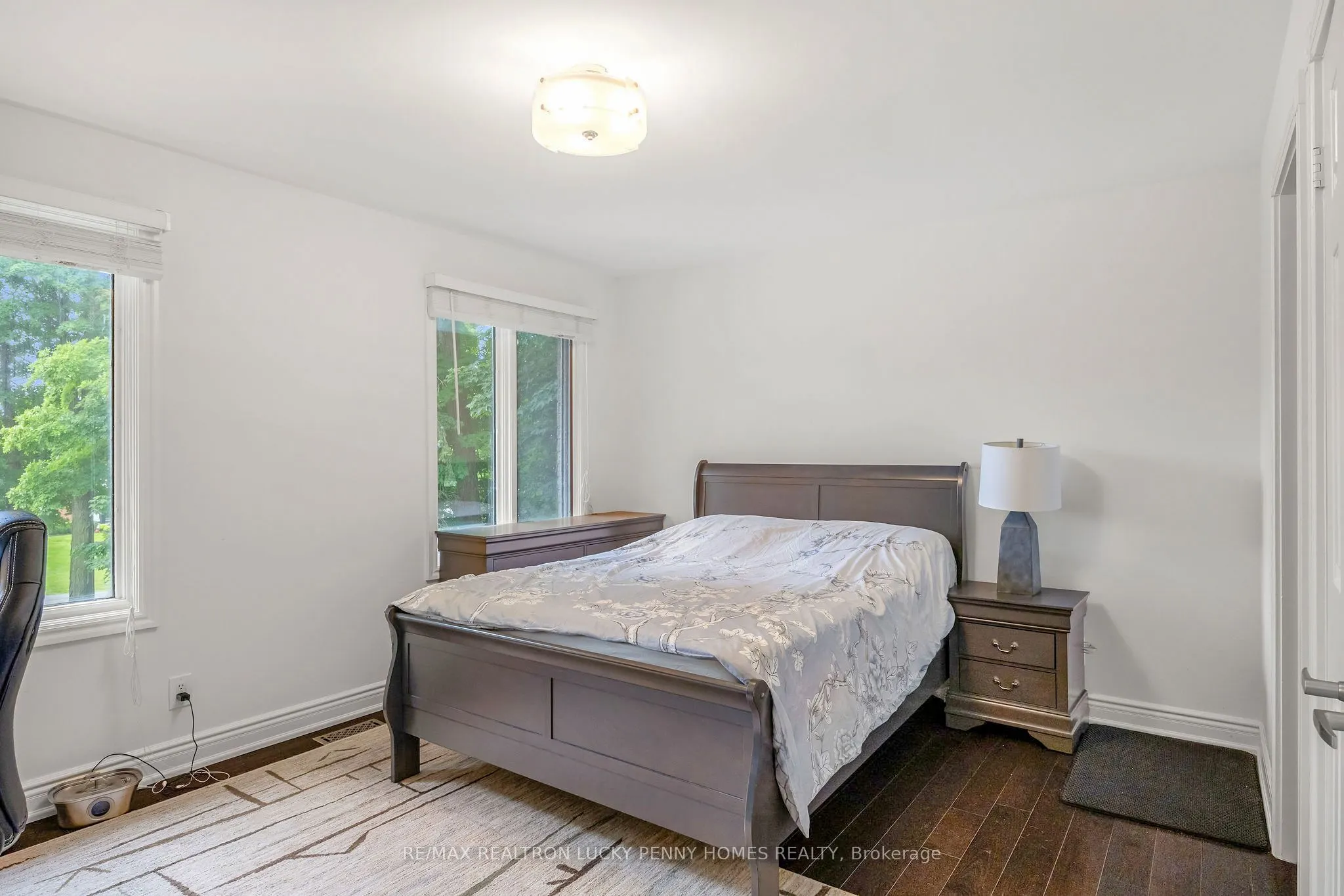 10 Walnut Glen Place