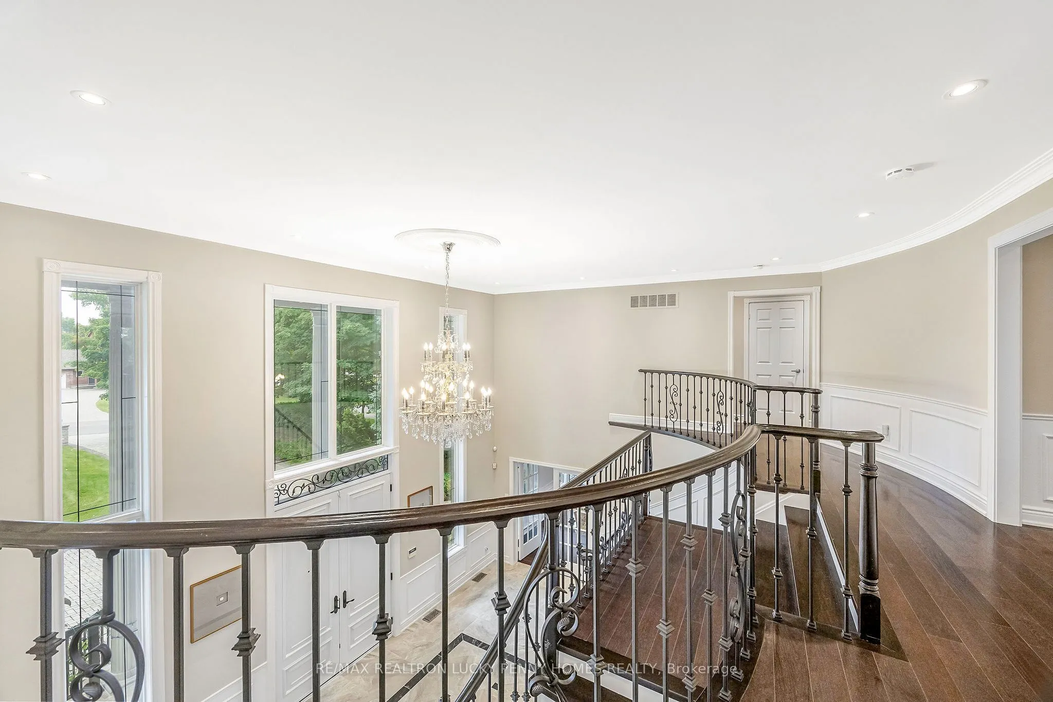 10 Walnut Glen Place