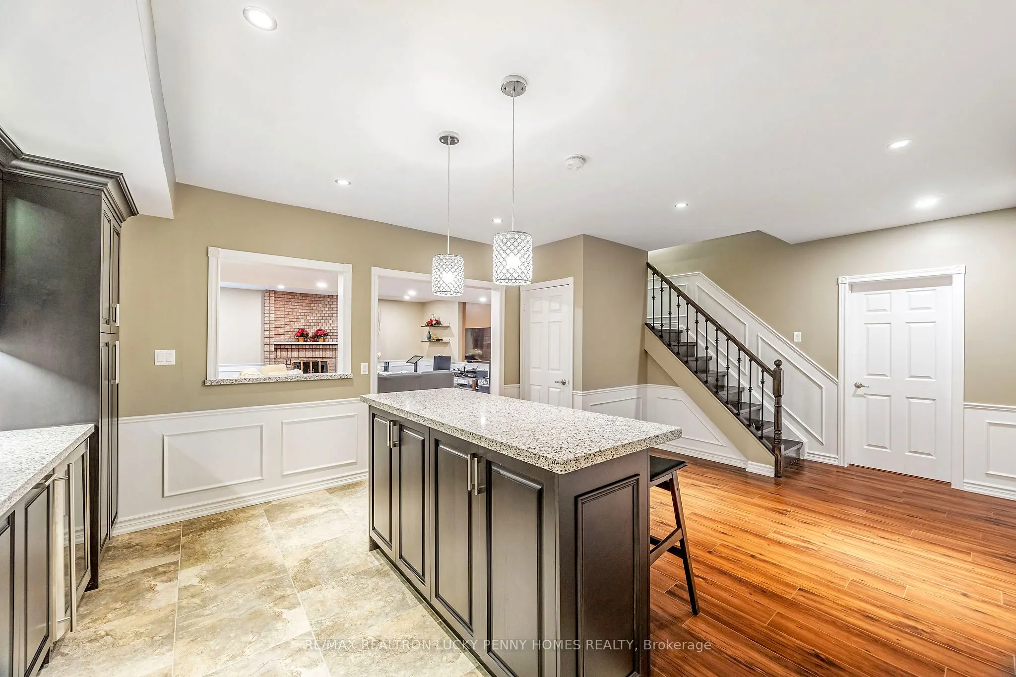 10 Walnut Glen Place