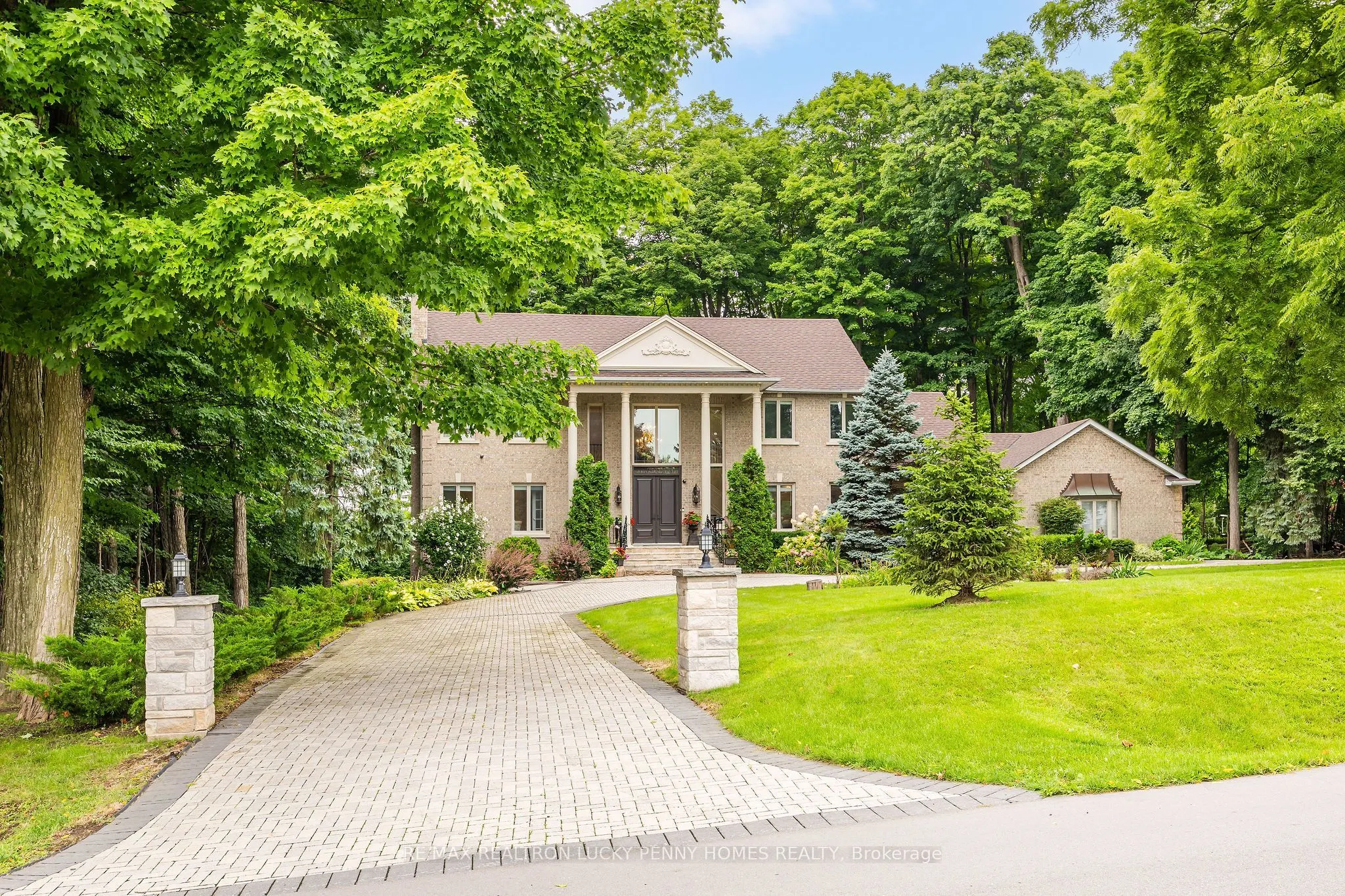 10 Walnut Glen Place