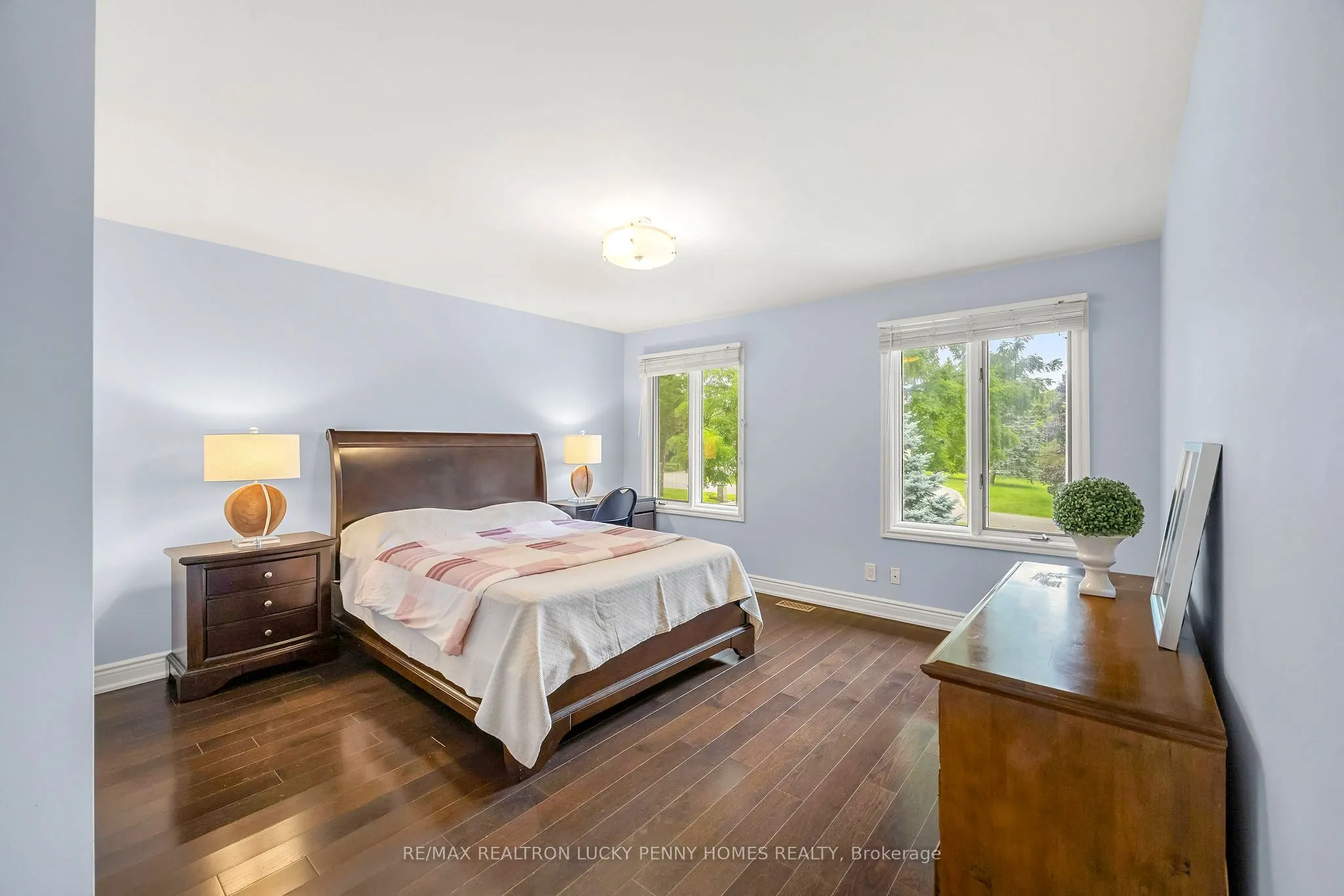 10 Walnut Glen Place