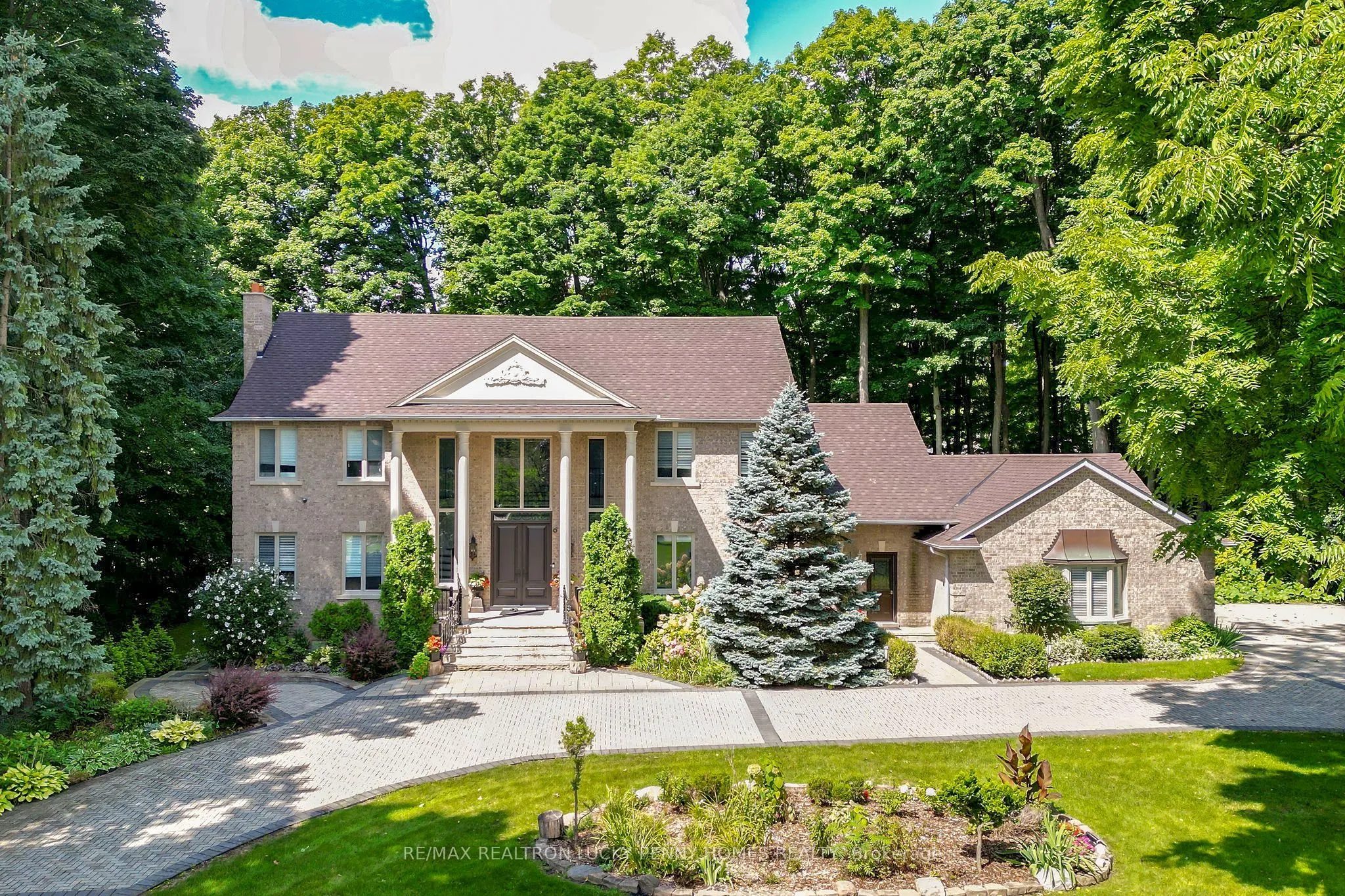 10 Walnut Glen Place