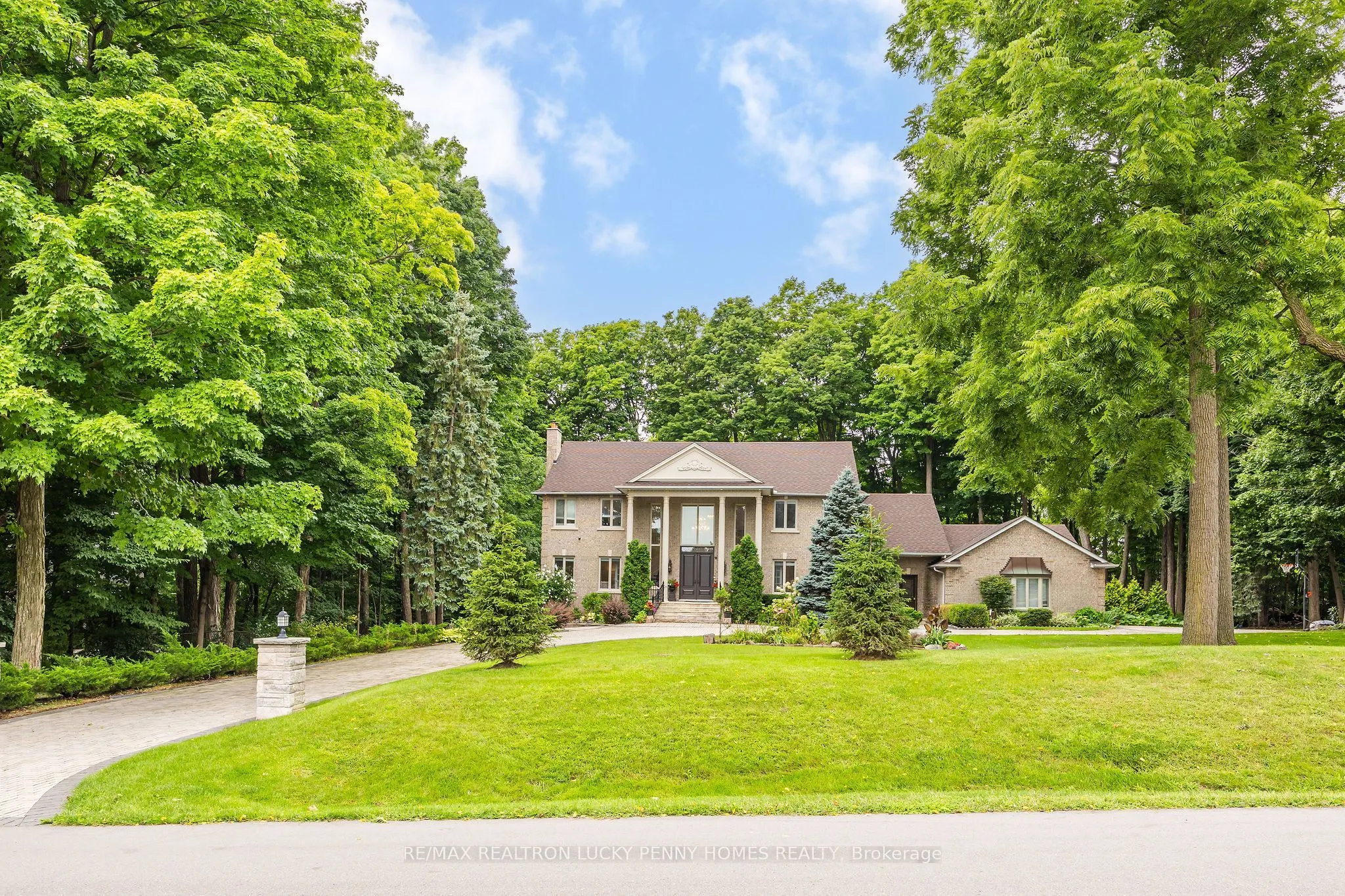 10 Walnut Glen Place