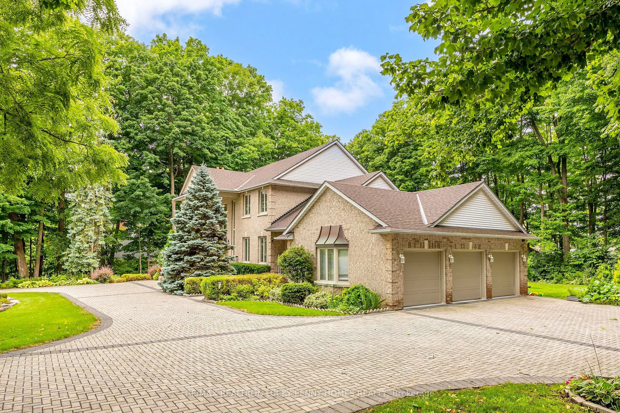 10 Walnut Glen Place