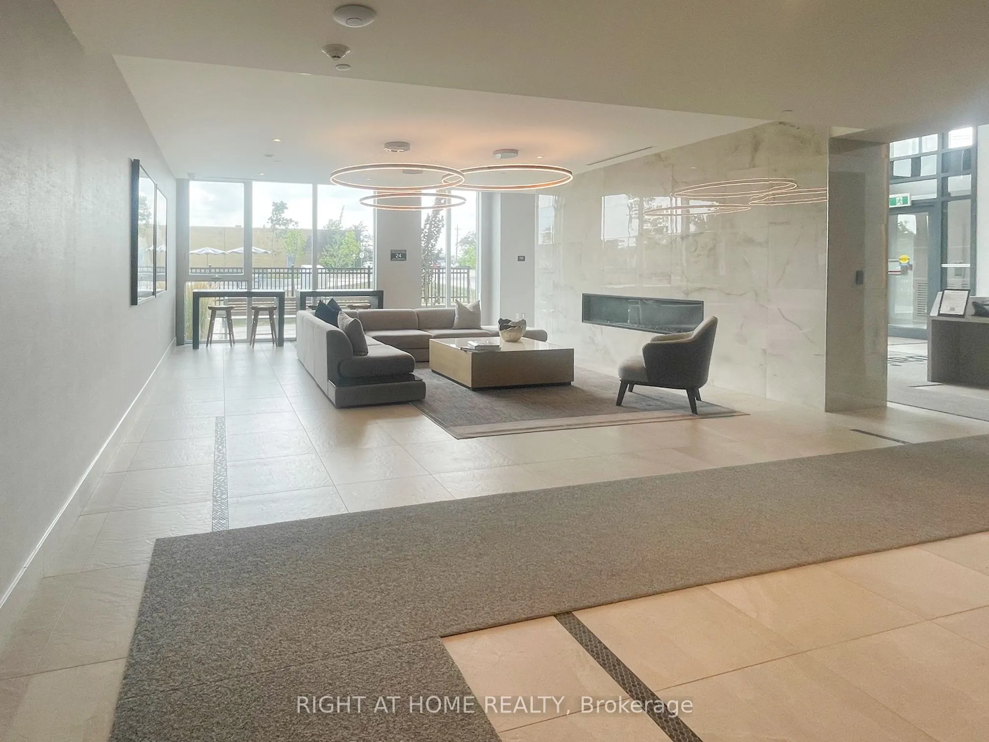 185 Deerfield Rd Road, #1206